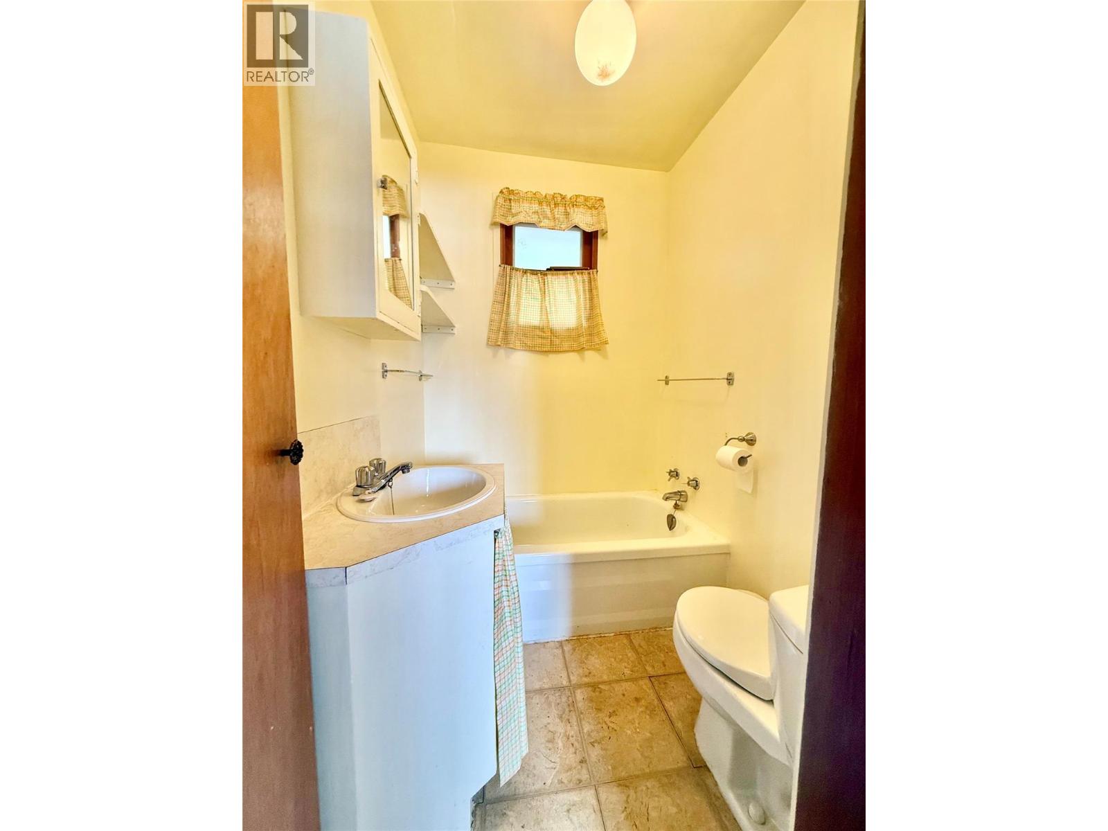 163 Brown Road, Christina Lake, British Columbia  V0H 1E2 - Photo 10 - 10391433