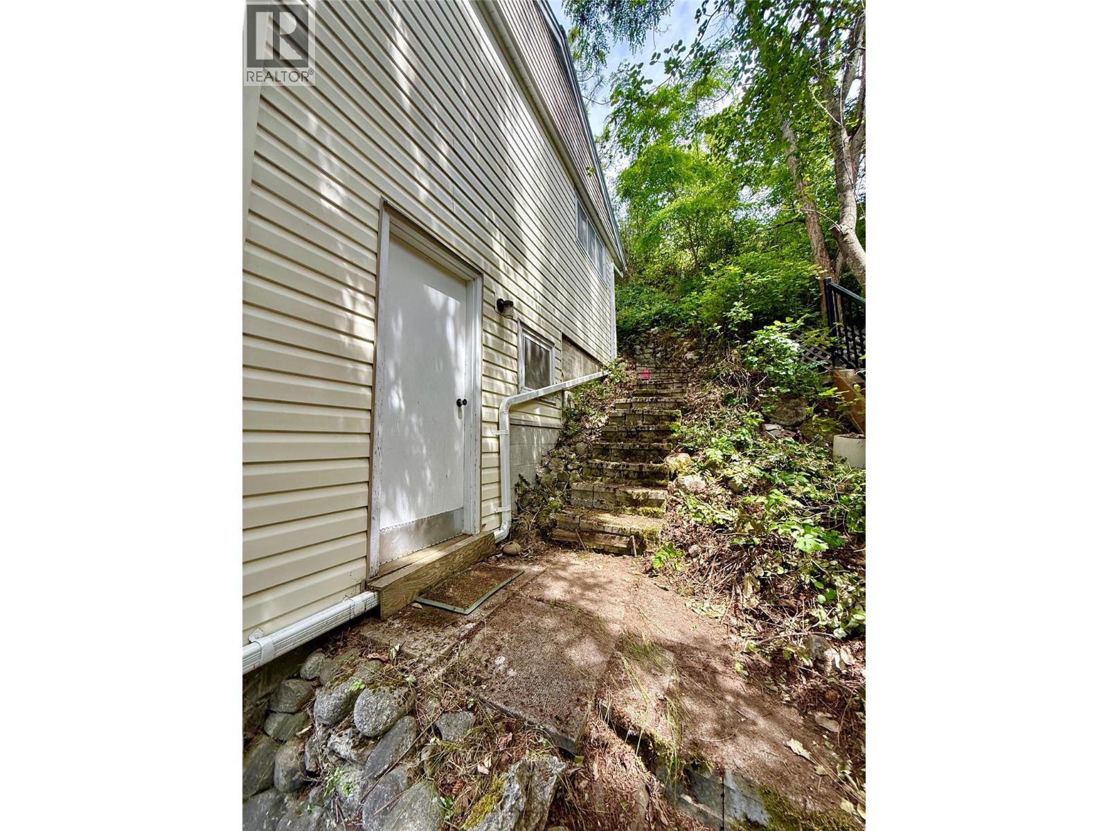 163 Brown Road, Christina Lake, British Columbia  V0H 1E2 - Photo 21 - 10391433