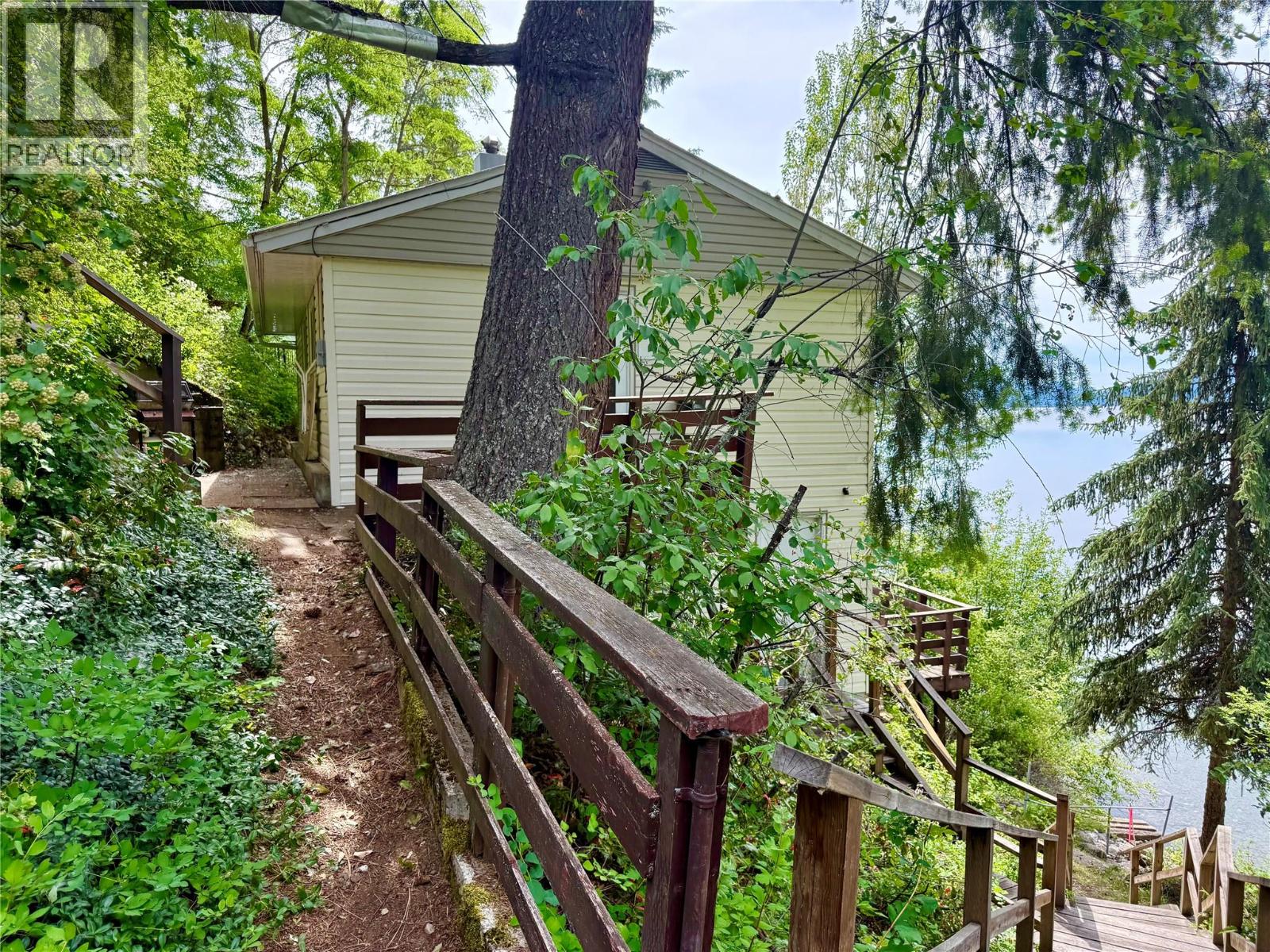 163 Brown Road, Christina Lake, British Columbia  V0H 1E2 - Photo 33 - 10391433