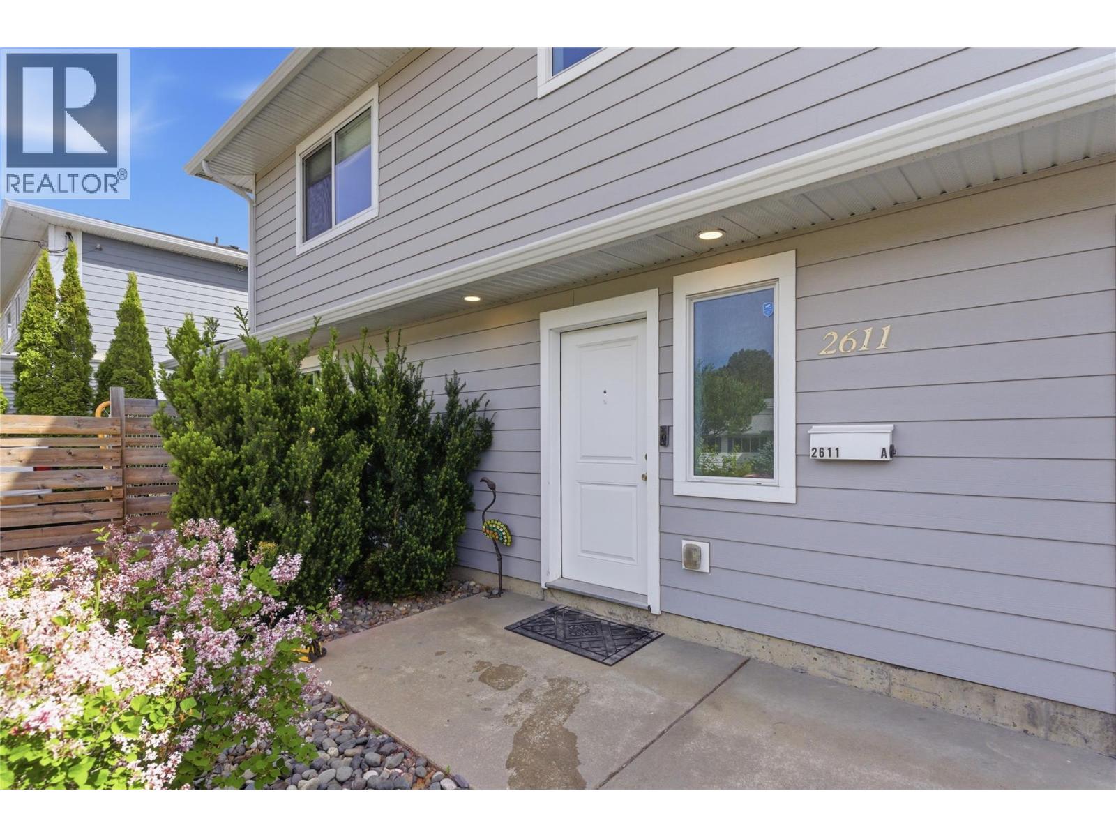 2611 Greenfield Avenue, Kamloops, British Columbia  V2B 4P9 - Photo 2 - 10391463