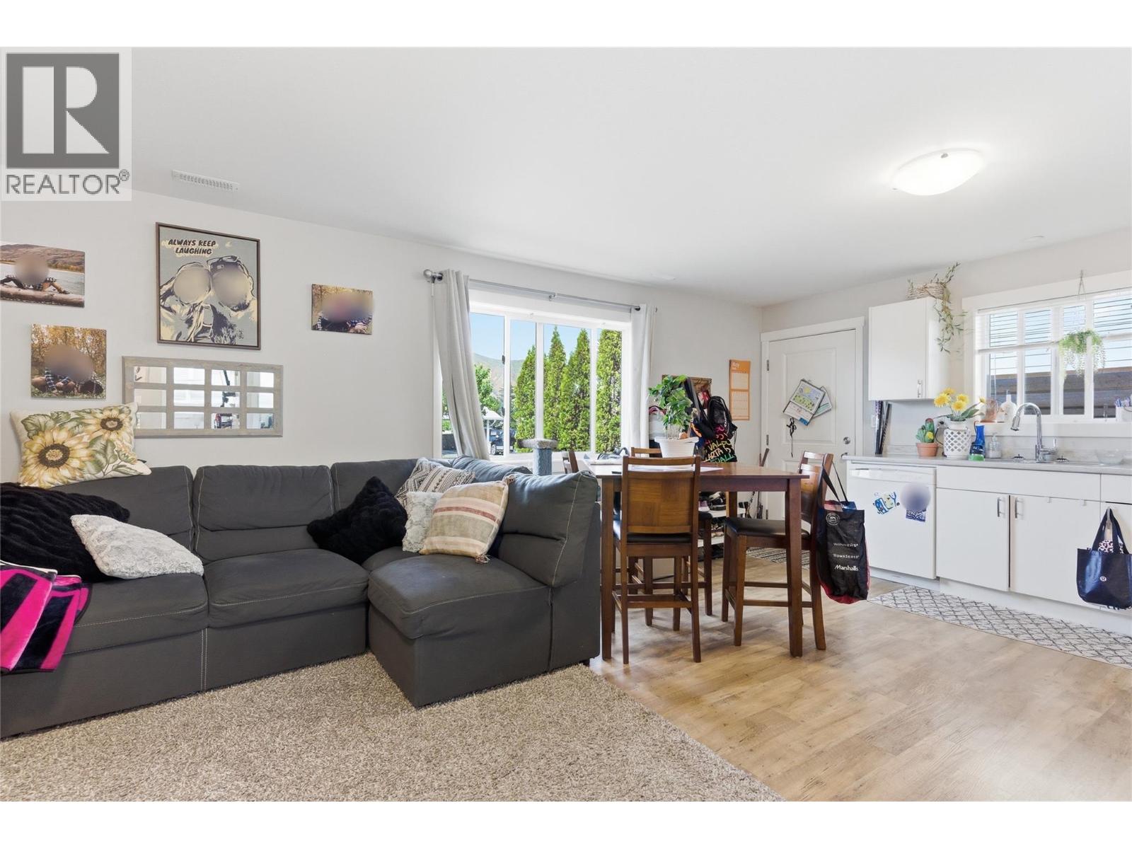 2611 Greenfield Avenue, Kamloops, British Columbia  V2B 4P9 - Photo 3 - 10391463