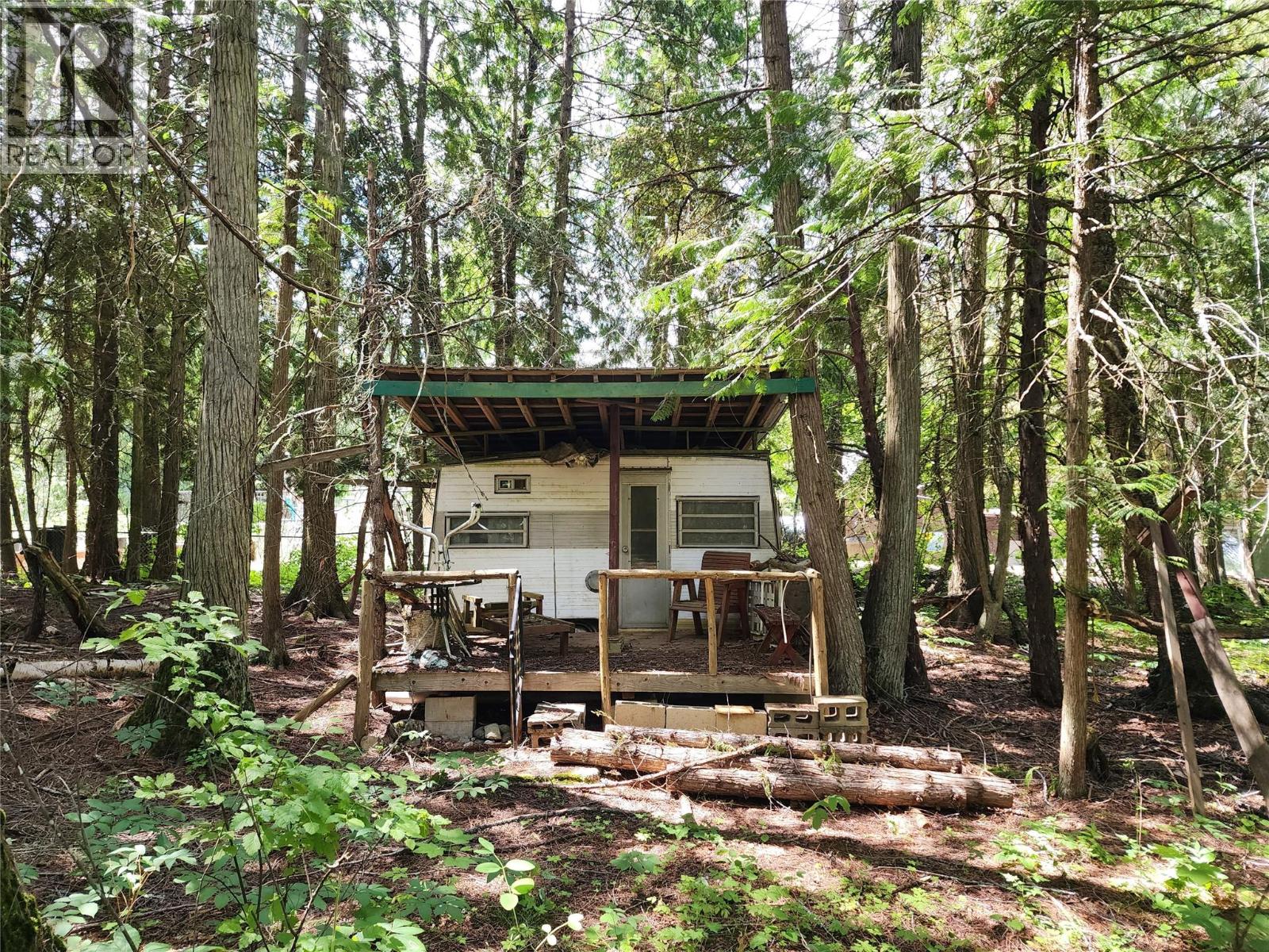 122 Larson Road, Christina Lake, British Columbia  V0H 1E1 - Photo 6 - 10388414