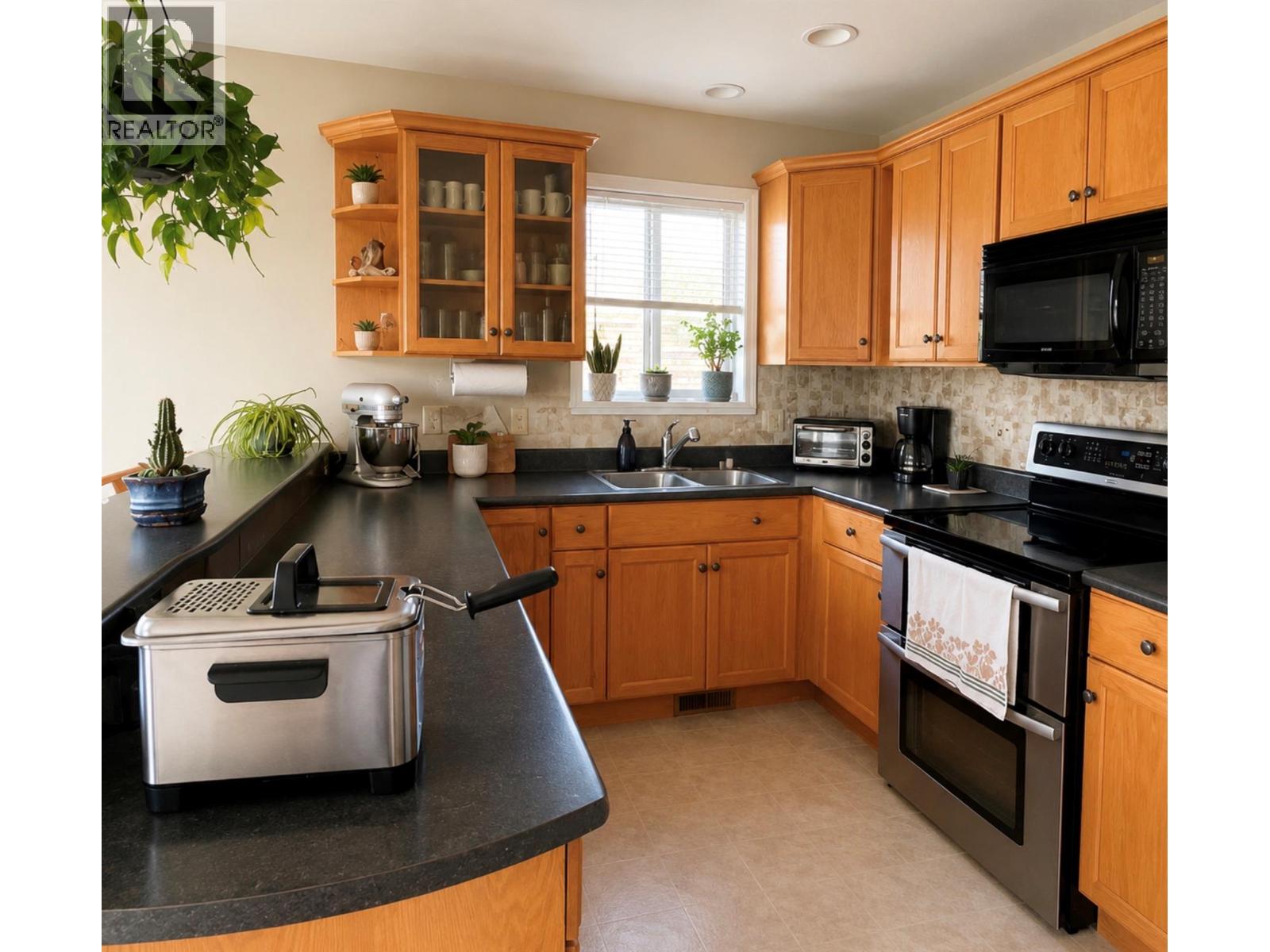 310 Hillaby Avenue, Kelowna, British Columbia  V1X 6G2 - Photo 3 - 10391642