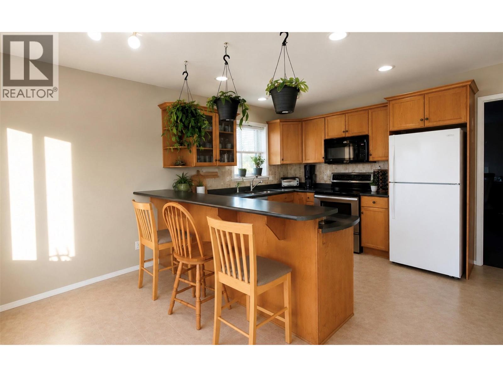 310 Hillaby Avenue, Kelowna, British Columbia  V1X 6G2 - Photo 4 - 10391642