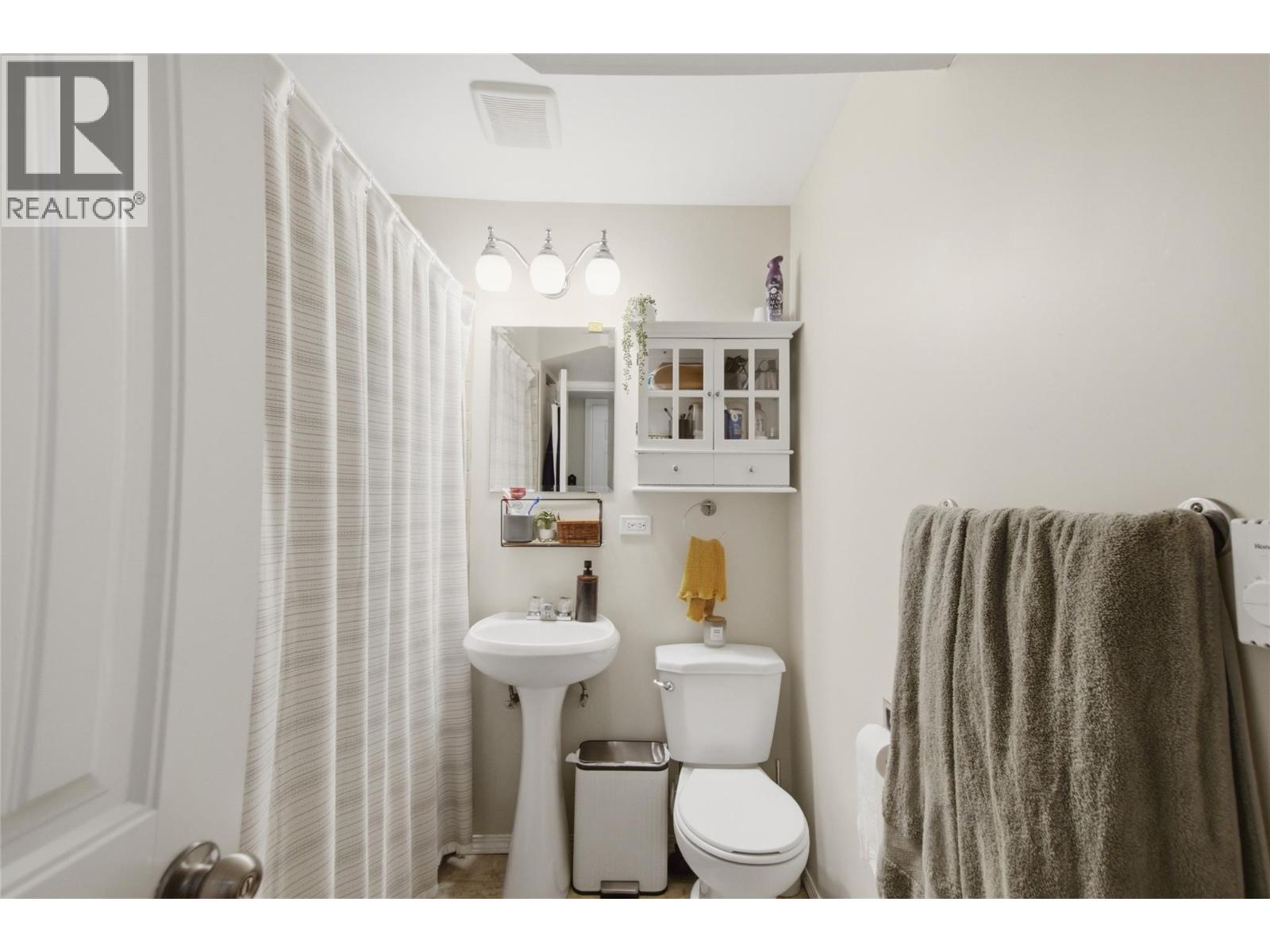 872 Puhallo Drive, Kamloops, British Columbia  V2B 6P7 - Photo 11 - 10391572
