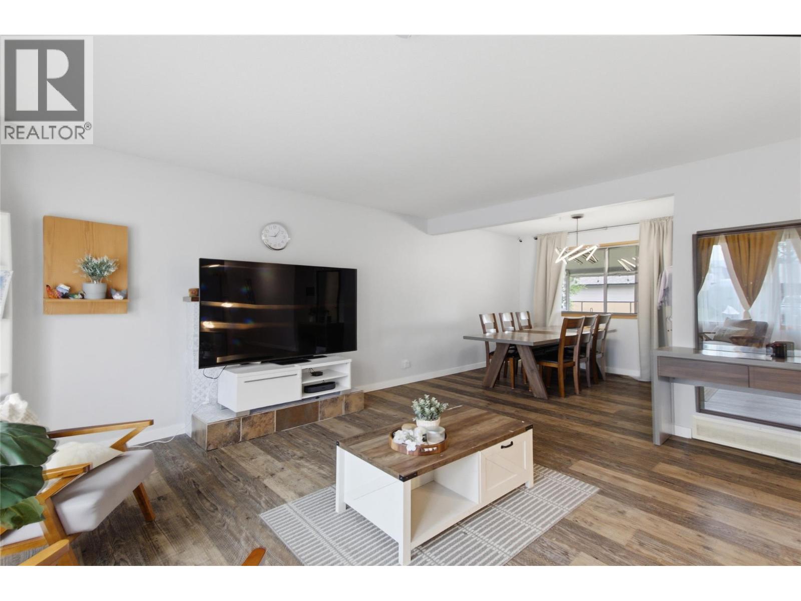 872 Puhallo Drive, Kamloops, British Columbia  V2B 6P7 - Photo 12 - 10391572