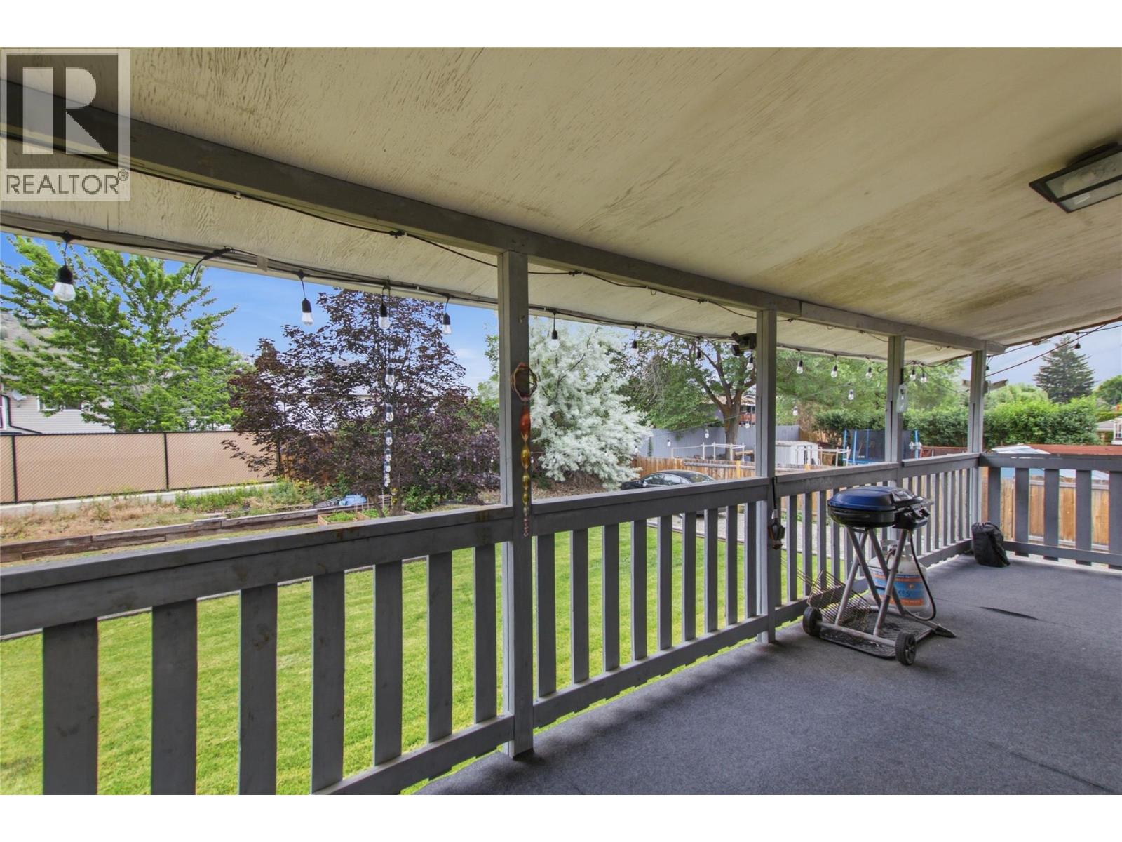 872 Puhallo Drive, Kamloops, British Columbia  V2B 6P7 - Photo 22 - 10391572