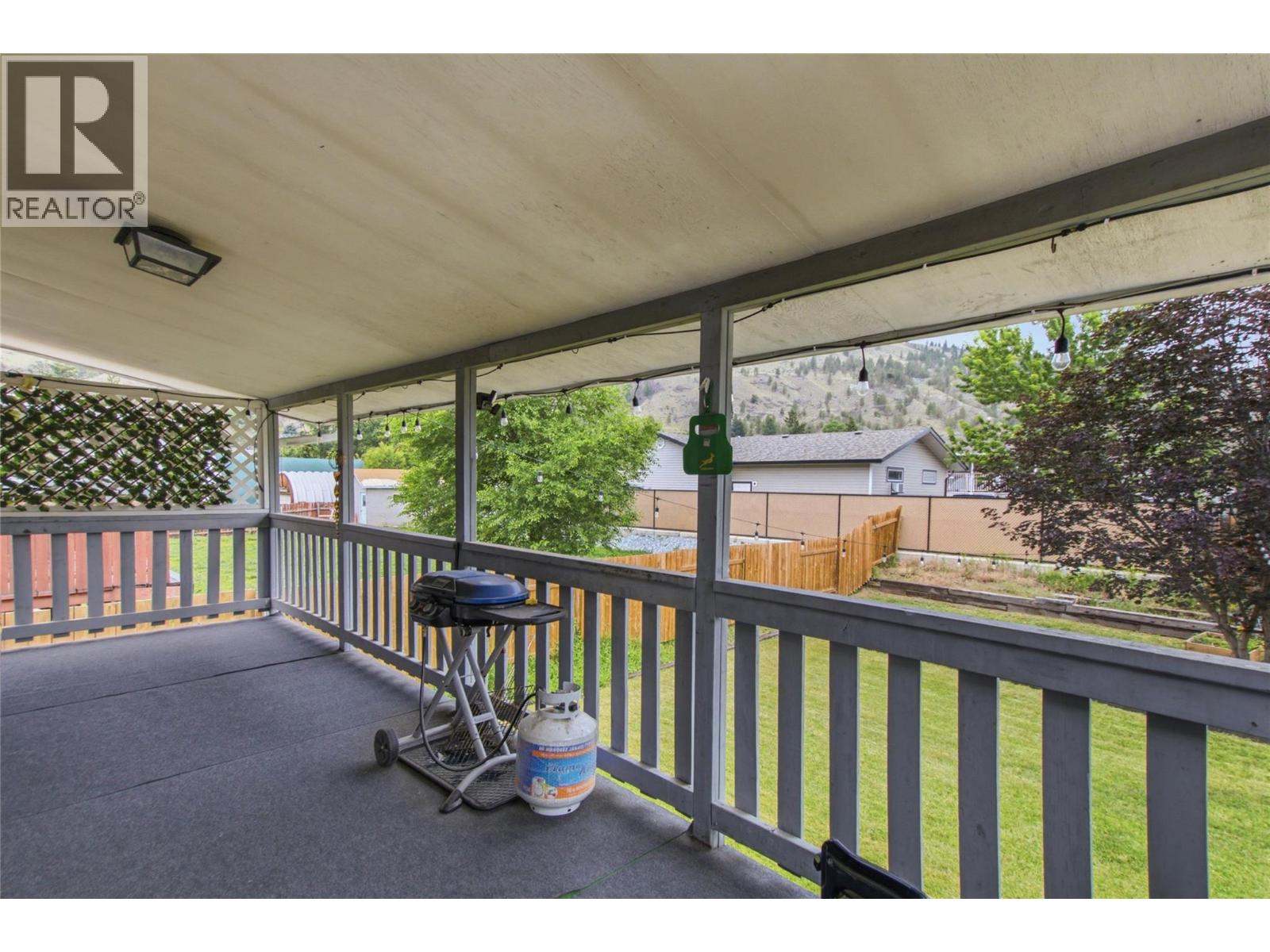 872 Puhallo Drive, Kamloops, British Columbia  V2B 6P7 - Photo 23 - 10391572