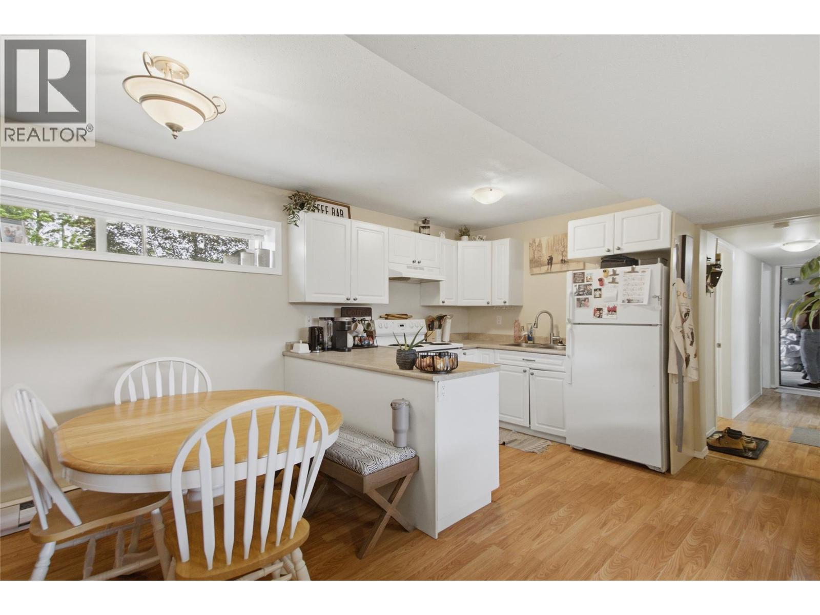 872 Puhallo Drive, Kamloops, British Columbia  V2B 6P7 - Photo 31 - 10391572