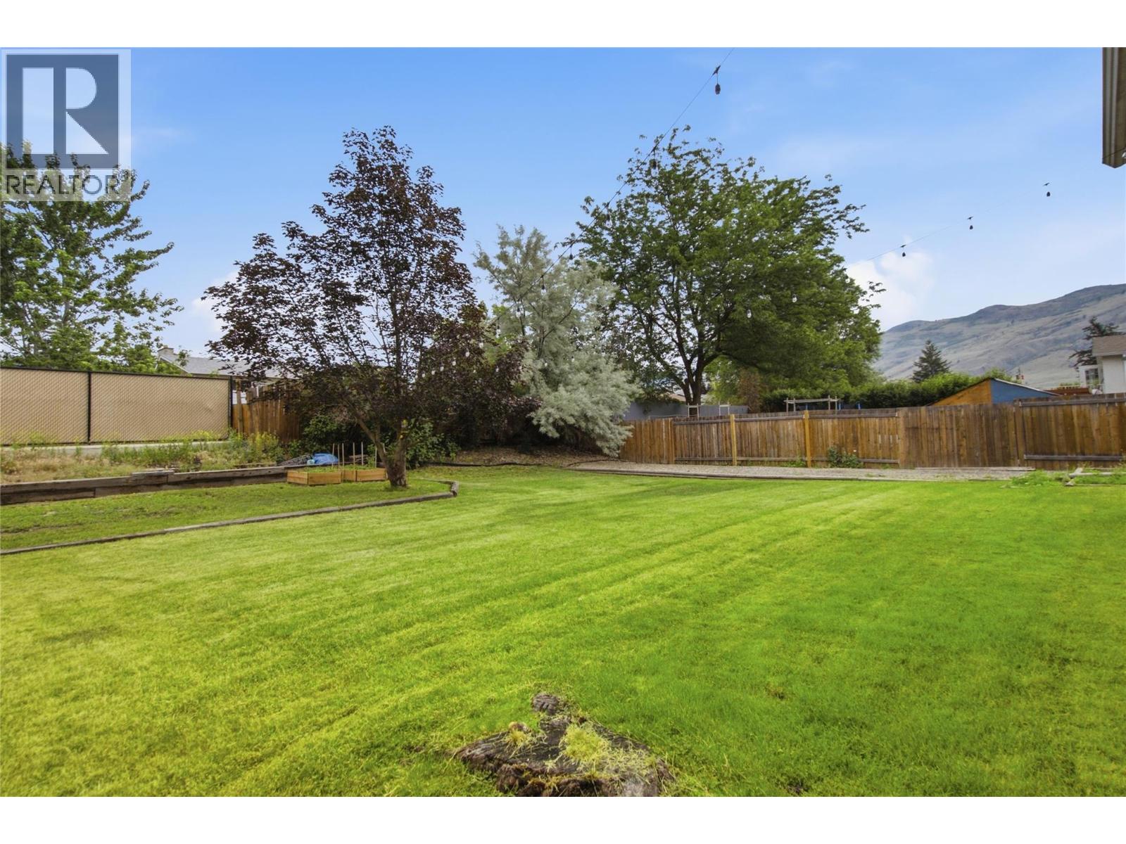 872 Puhallo Drive, Kamloops, British Columbia  V2B 6P7 - Photo 38 - 10391572