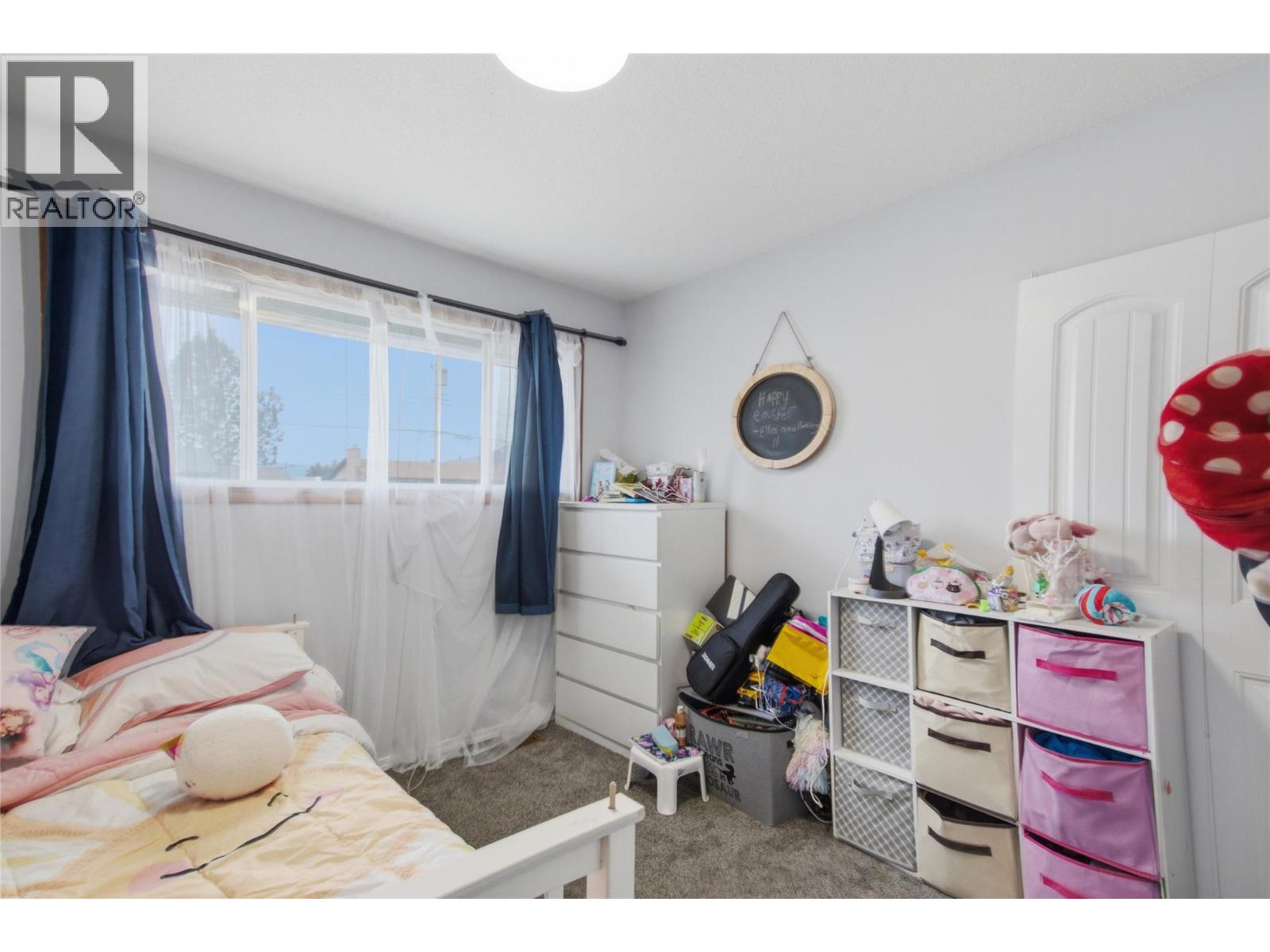 872 Puhallo Drive, Kamloops, British Columbia  V2B 6P7 - Photo 5 - 10391572