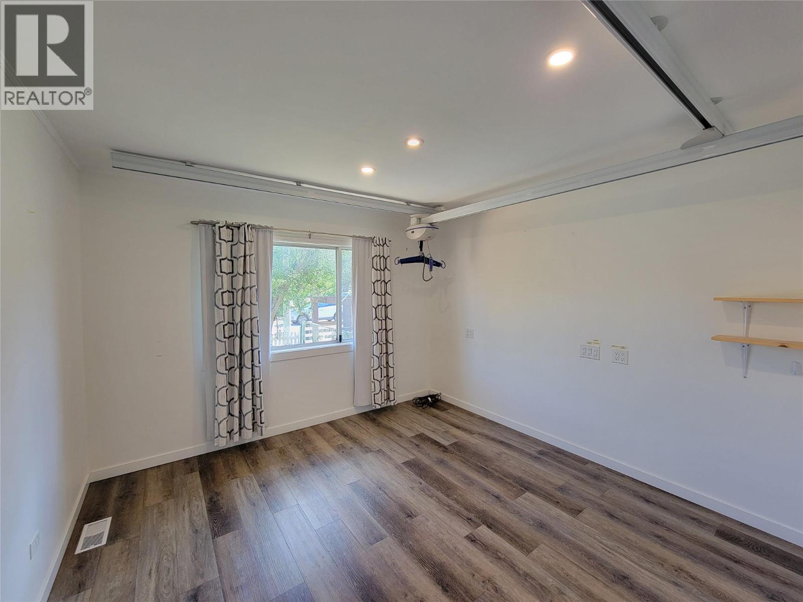565 Eckhardt Avenue W, Penticton, British Columbia  V2A 2A5 - Photo 17 - 10391679