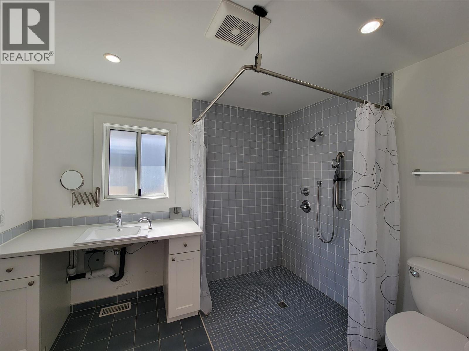 565 Eckhardt Avenue W, Penticton, British Columbia  V2A 2A5 - Photo 20 - 10391679