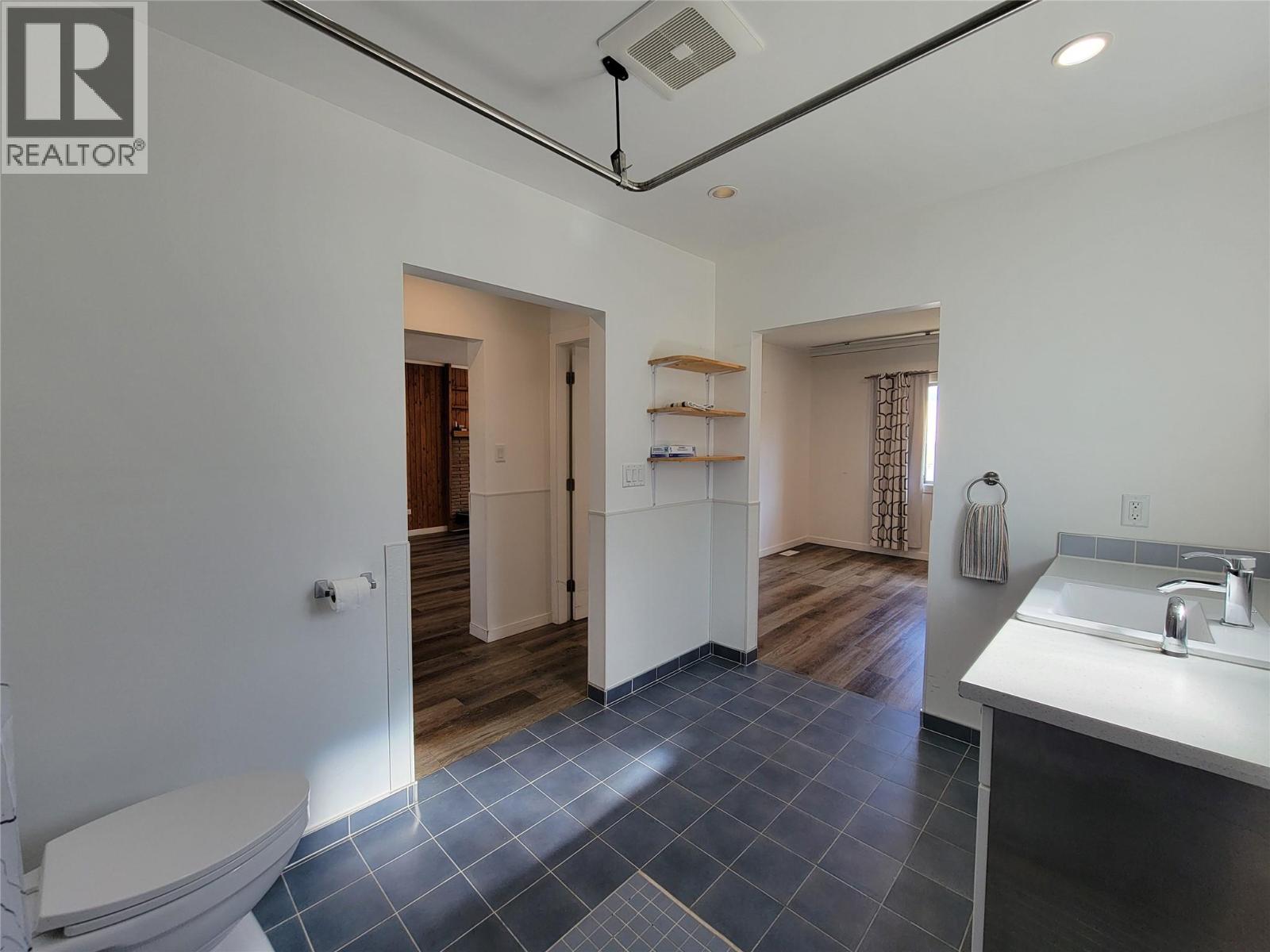 565 Eckhardt Avenue W, Penticton, British Columbia  V2A 2A5 - Photo 21 - 10391679