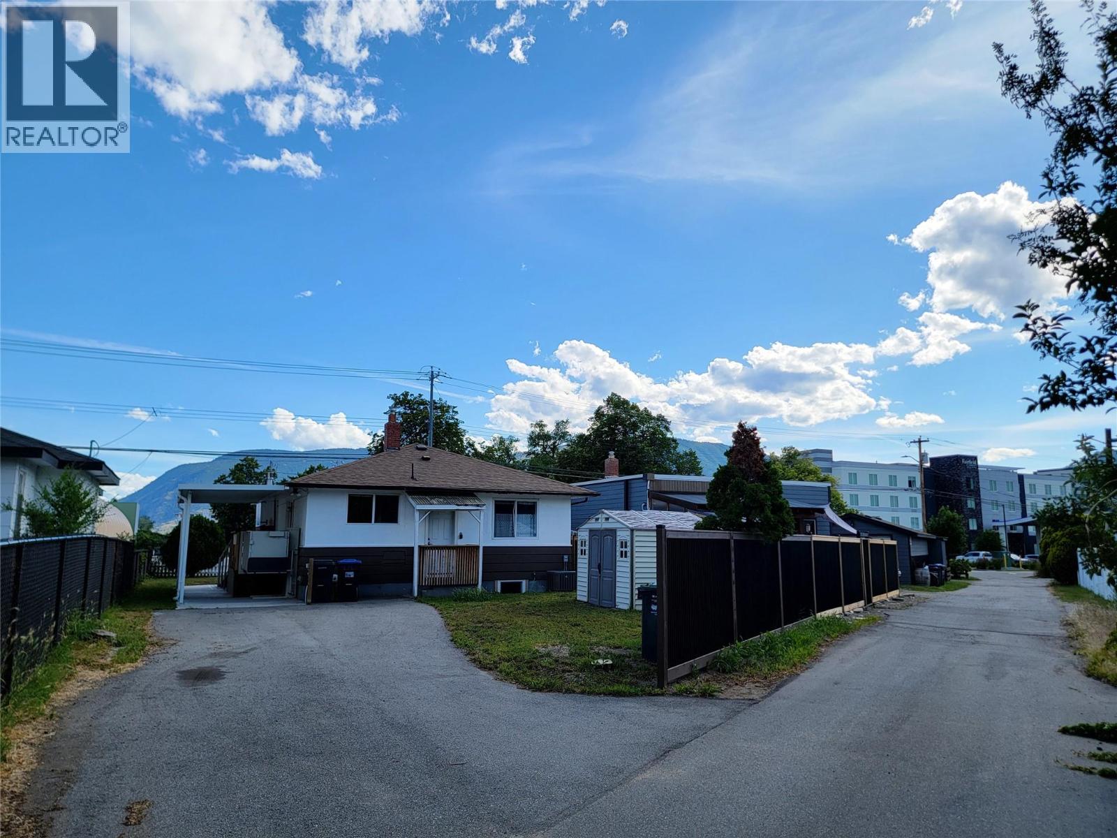 565 Eckhardt Avenue W, Penticton, British Columbia  V2A 2A5 - Photo 3 - 10391679
