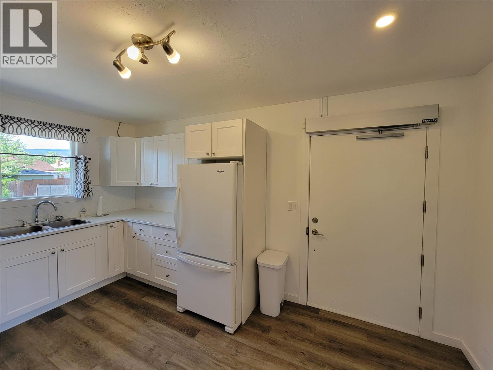 565 Eckhardt Avenue W, Penticton, British Columbia  V2A 2A5 - Photo 9 - 10391679