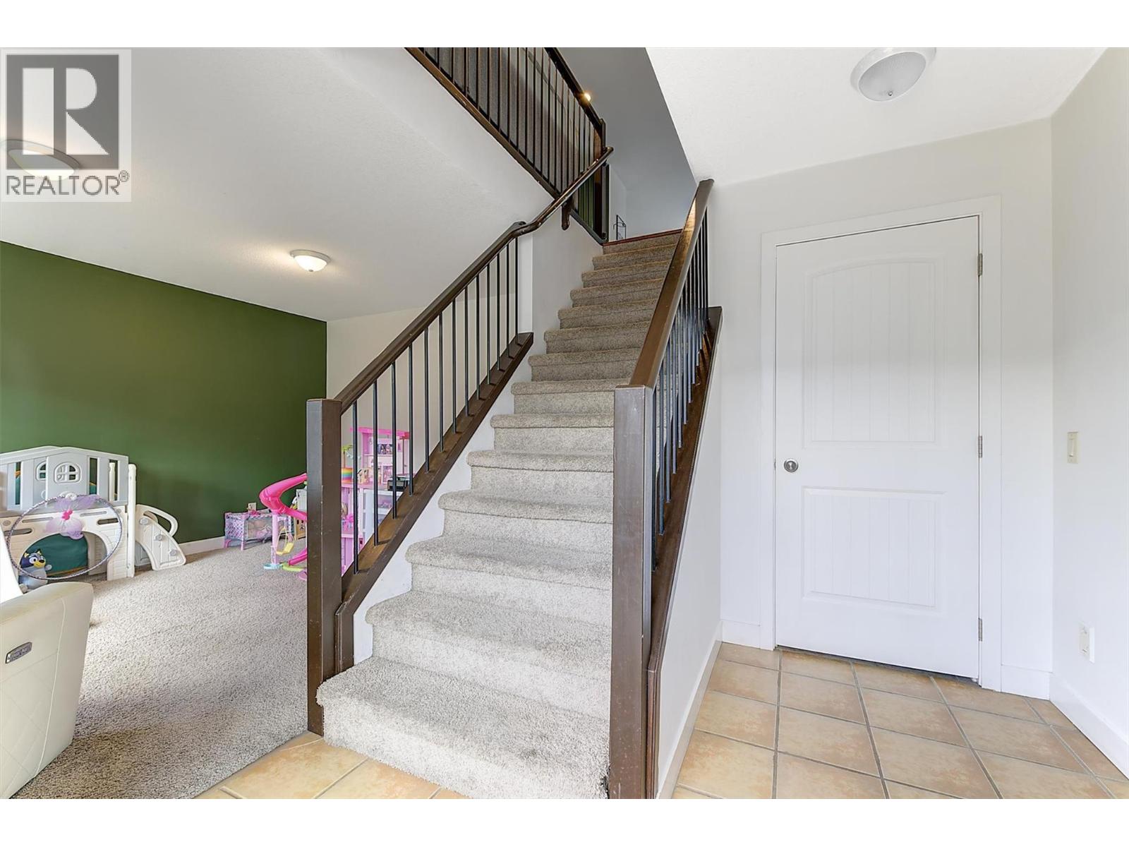 12719 Cliffshore Drive, Lake Country, British Columbia  V4V 2P6 - Photo 4 - 10391620