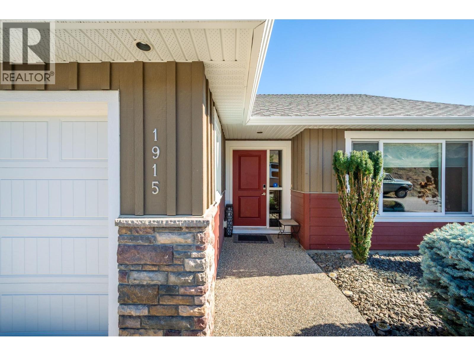 1915 Rosealee Lane, West Kelowna, British Columbia  V1Z 4C7 - Photo 1 - 10391655