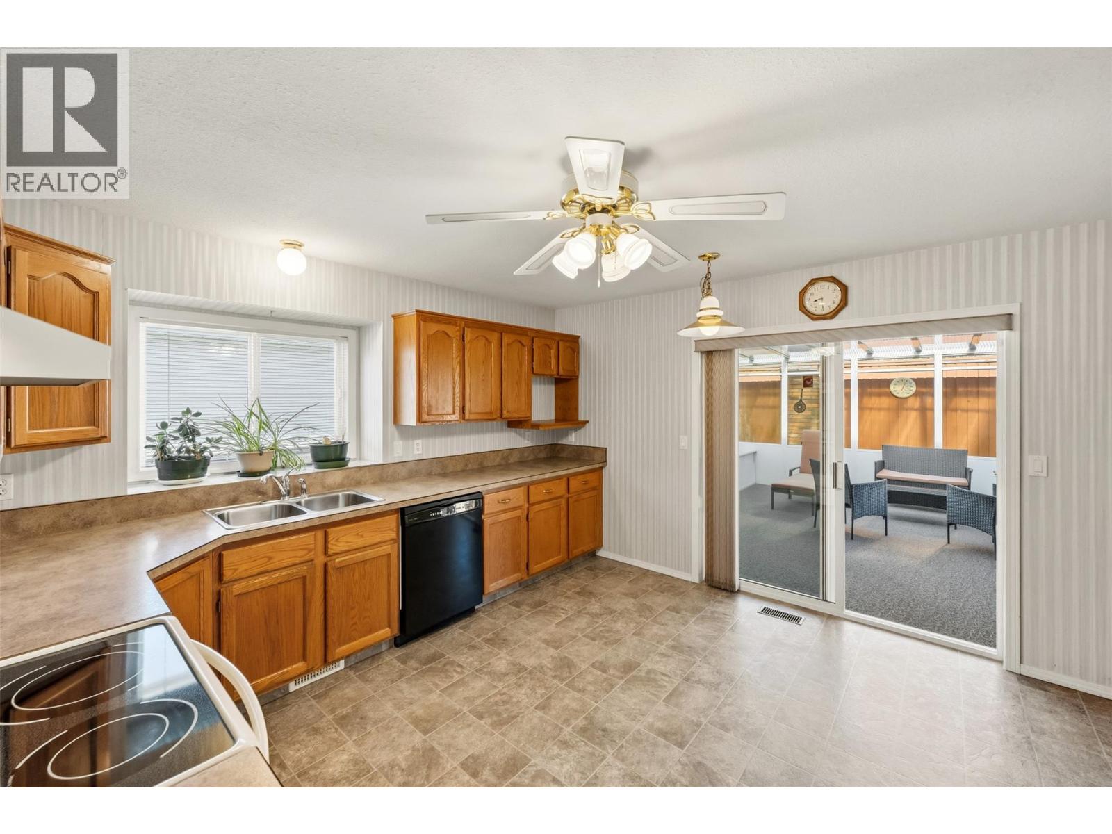 331 Falcon Drive, Penticton, British Columbia  V2A 8K6 - Photo 12 - 10391573