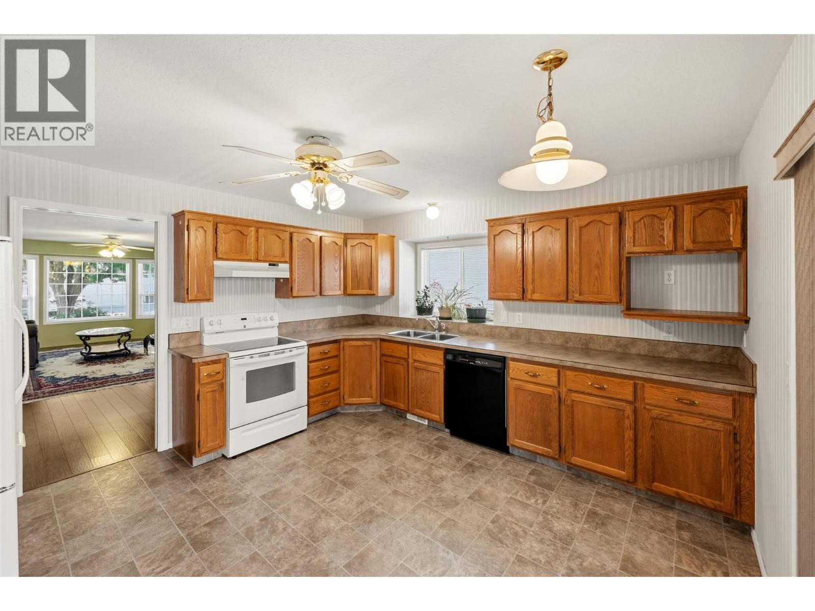 331 Falcon Drive, Penticton, British Columbia  V2A 8K6 - Photo 14 - 10391573