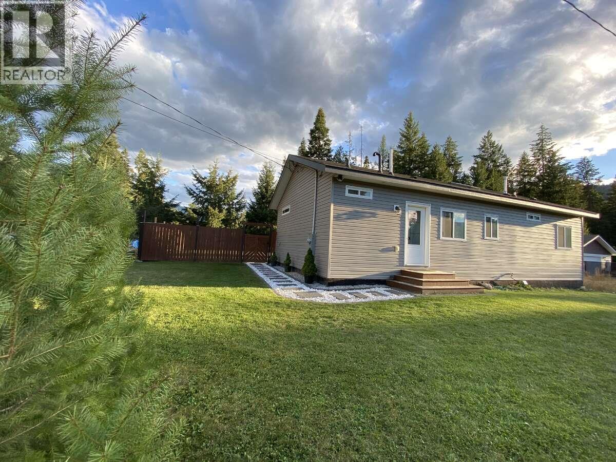 2704 Jacks Crescent, South Slocan, British Columbia  V0G 2G1 - Photo 2 - 10391710