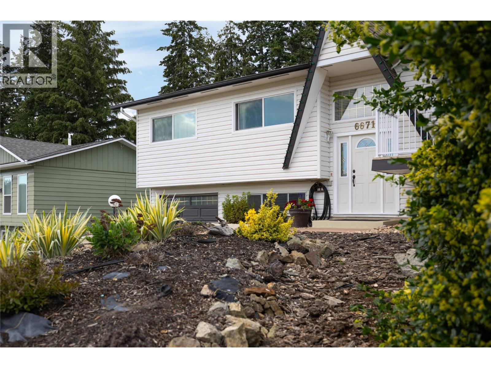 6671 Orchard Hill Drive, Vernon, British Columbia  V1H 1B8 - Photo 2 - 10391678