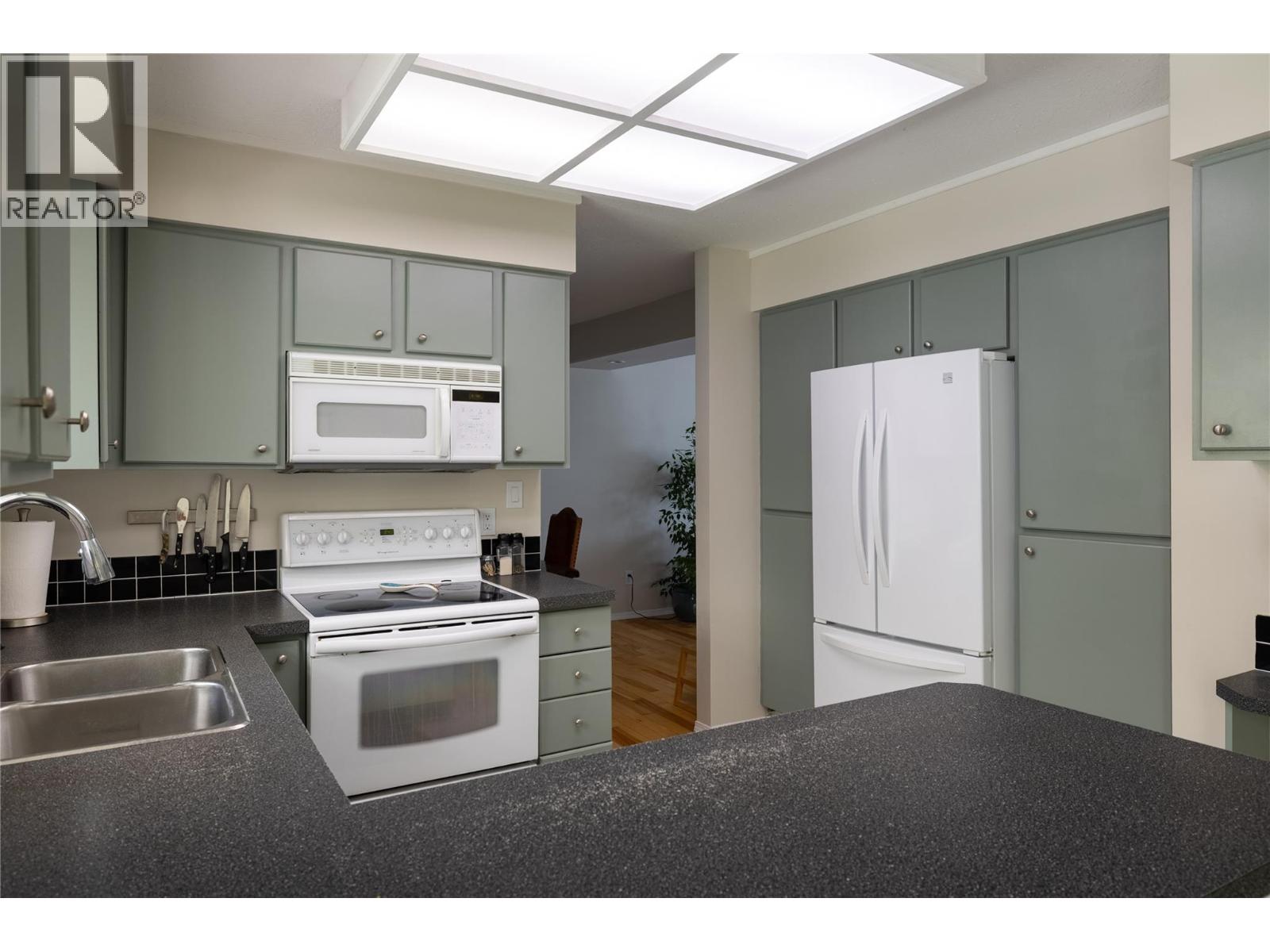 6671 Orchard Hill Drive, Vernon, British Columbia  V1H 1B8 - Photo 27 - 10391678