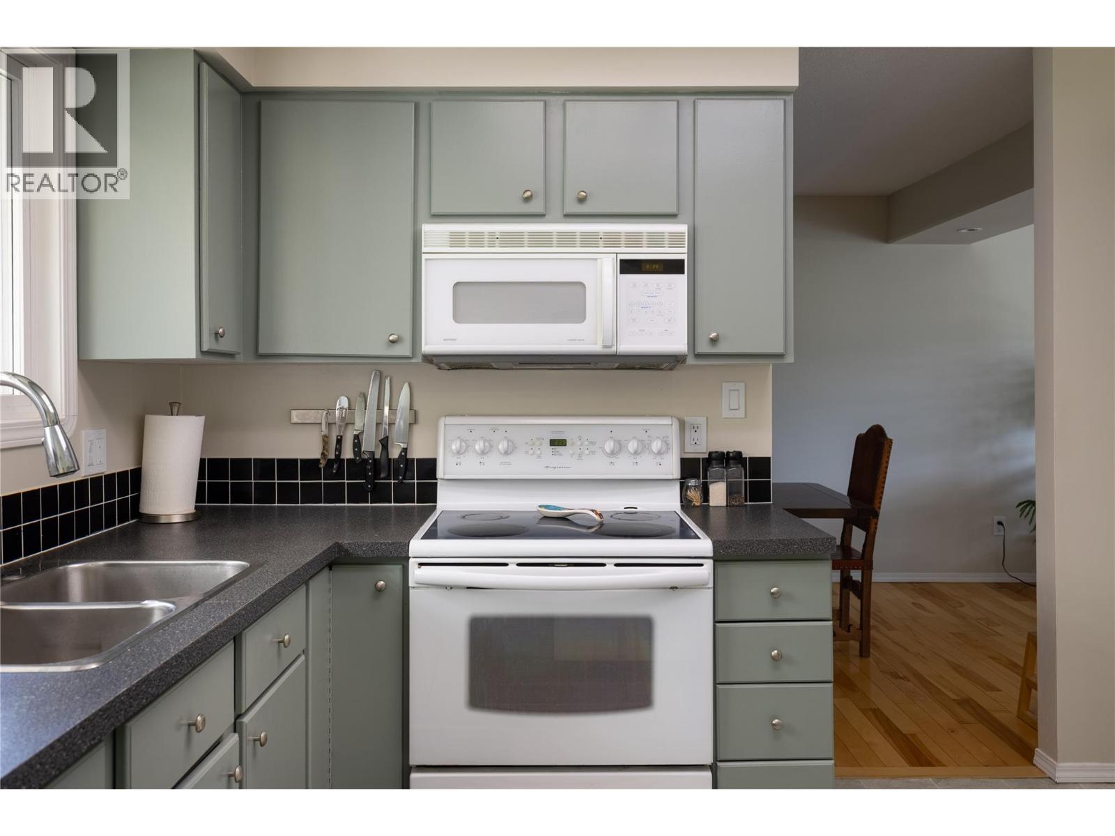 6671 Orchard Hill Drive, Vernon, British Columbia  V1H 1B8 - Photo 29 - 10391678