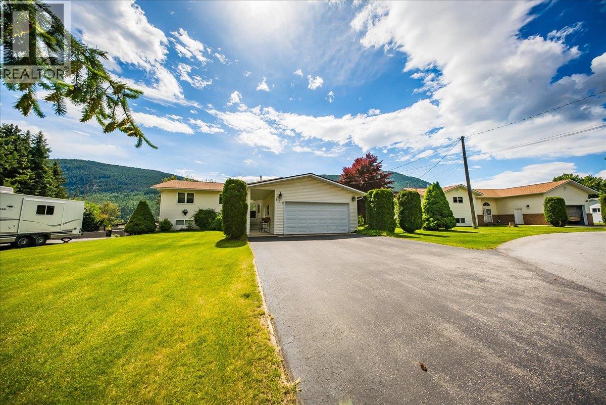 412 14th Avenue, genelle, British Columbia