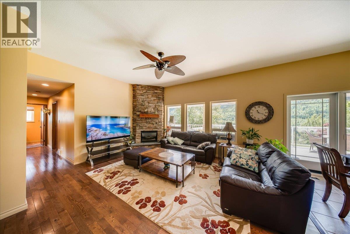 412 14th Avenue, Genelle, British Columbia  V0G 1G0 - Photo 14 - 10391481