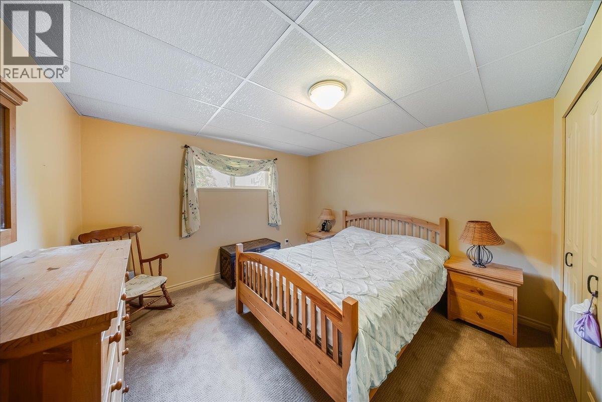 412 14th Avenue, Genelle, British Columbia  V0G 1G0 - Photo 35 - 10391481