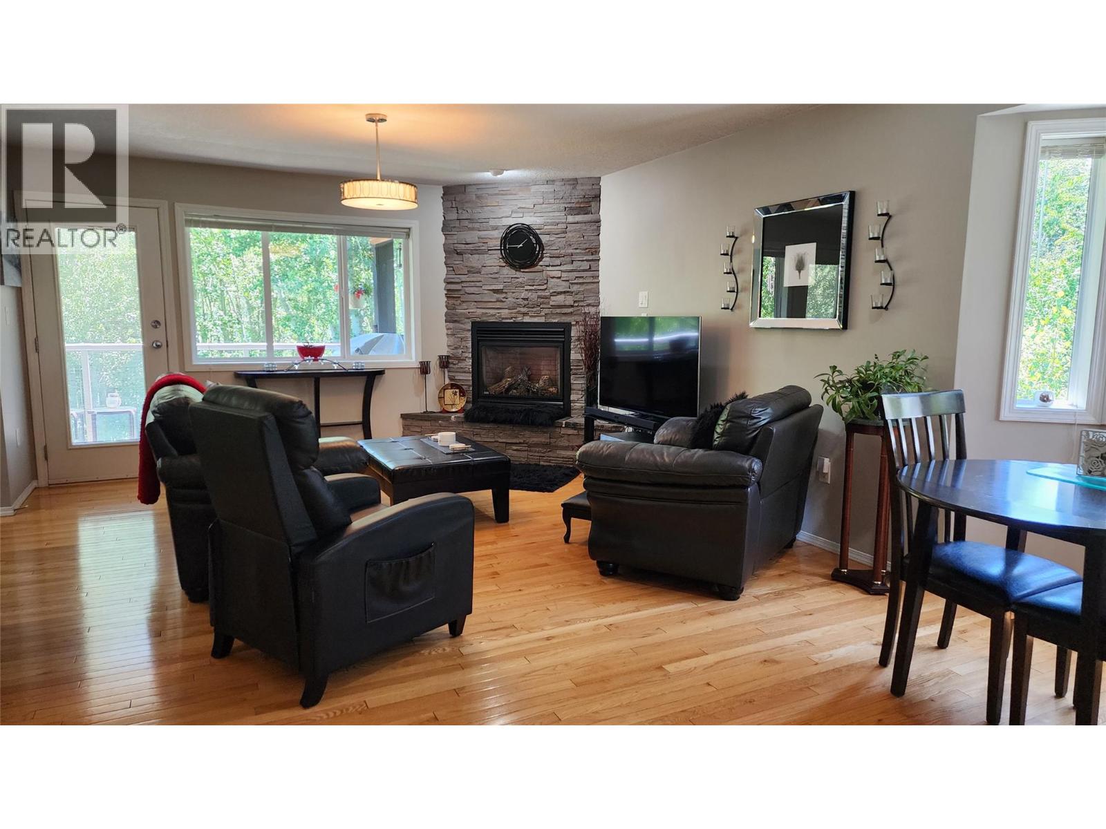 442 Whitman Way, Warfield, British Columbia  V1R 4T9 - Photo 5 - 10391399