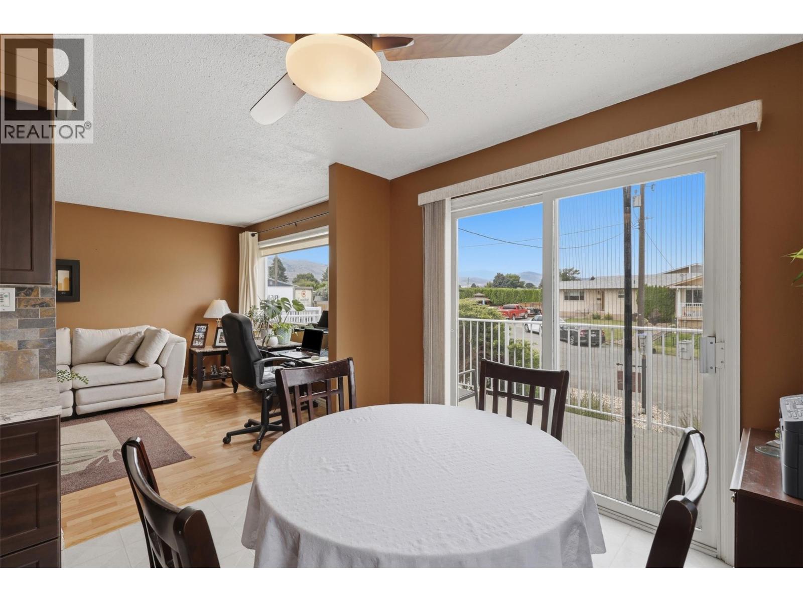 1075 Acadia Place, Kamloops, British Columbia  V2B 7Z5 - Photo 11 - 10391714