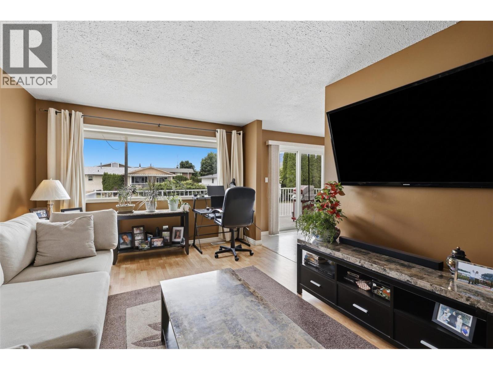 1075 Acadia Place, Kamloops, British Columbia  V2B 7Z5 - Photo 14 - 10391714