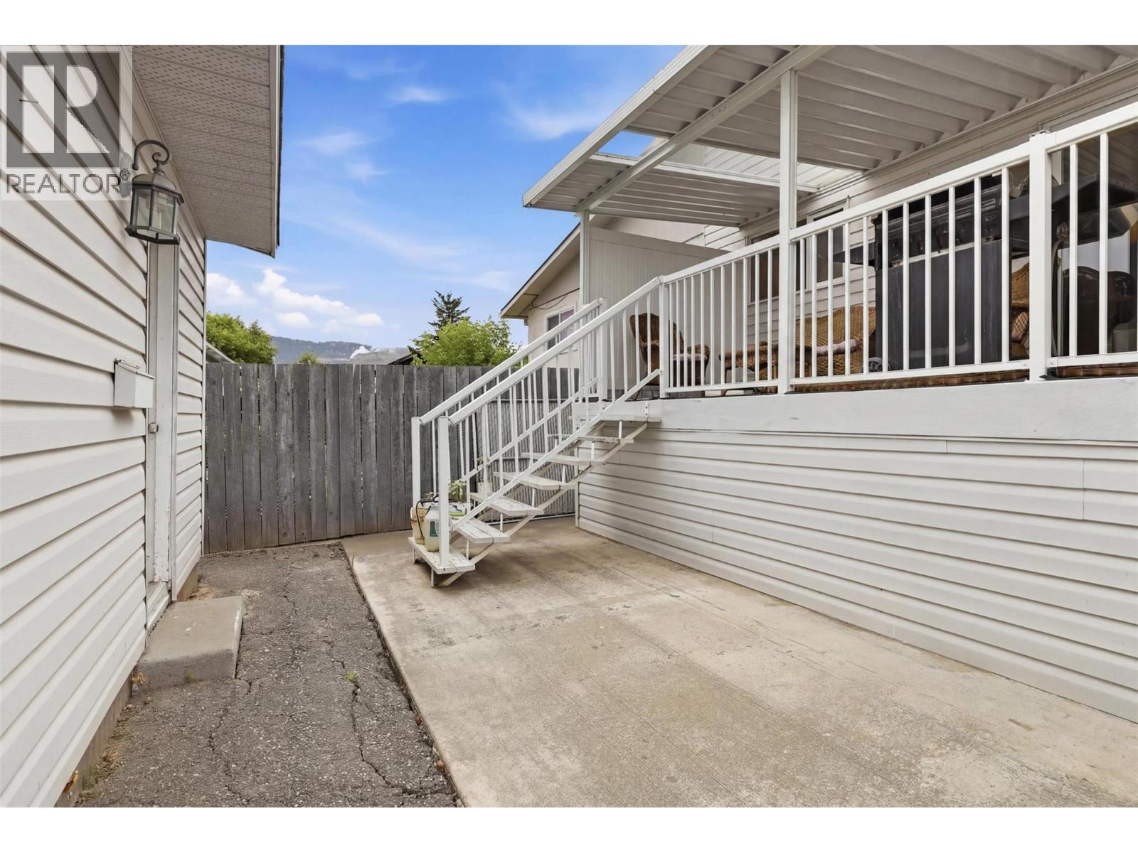 1075 Acadia Place, Kamloops, British Columbia  V2B 7Z5 - Photo 38 - 10391714