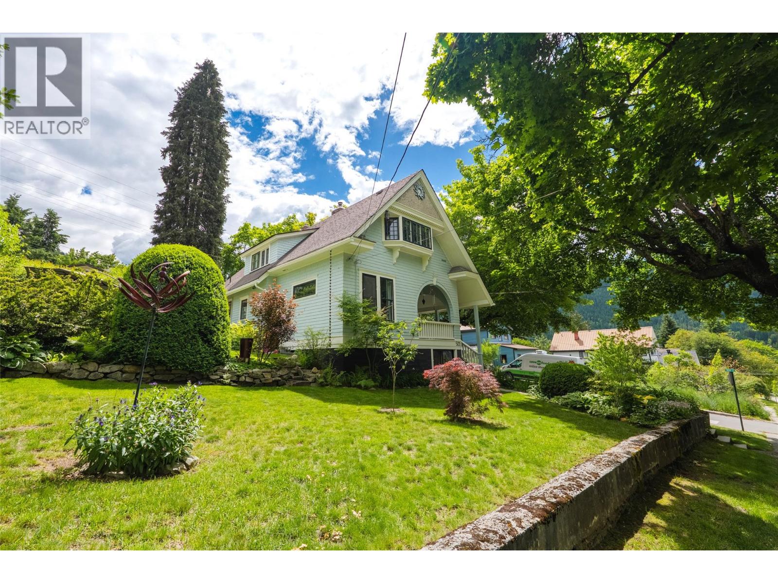 502 Houston Street, Nelson, British Columbia  V1L 5H7 - Photo 2 - 10391603
