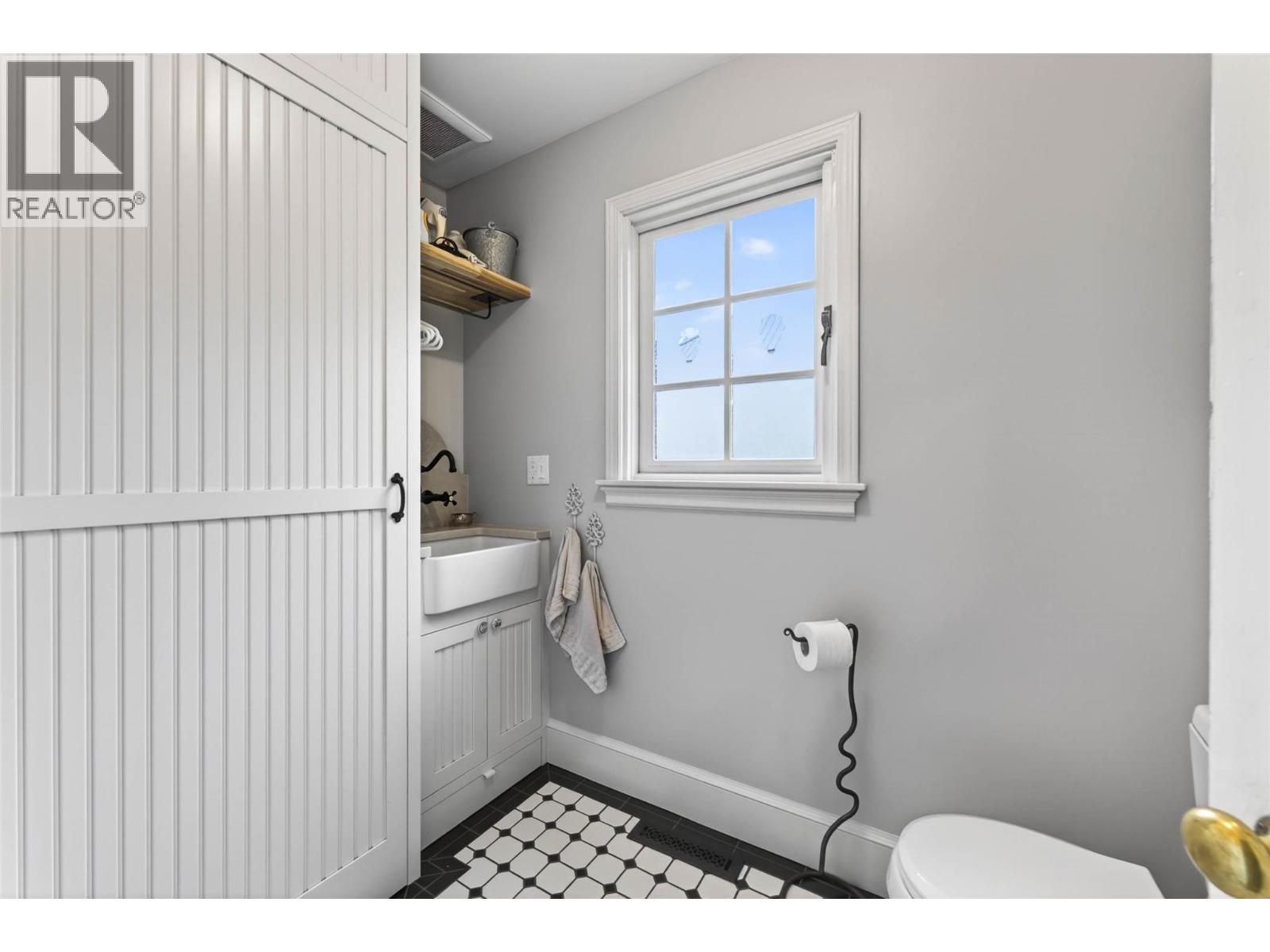 502 Houston Street, Nelson, British Columbia  V1L 5H7 - Photo 37 - 10391603
