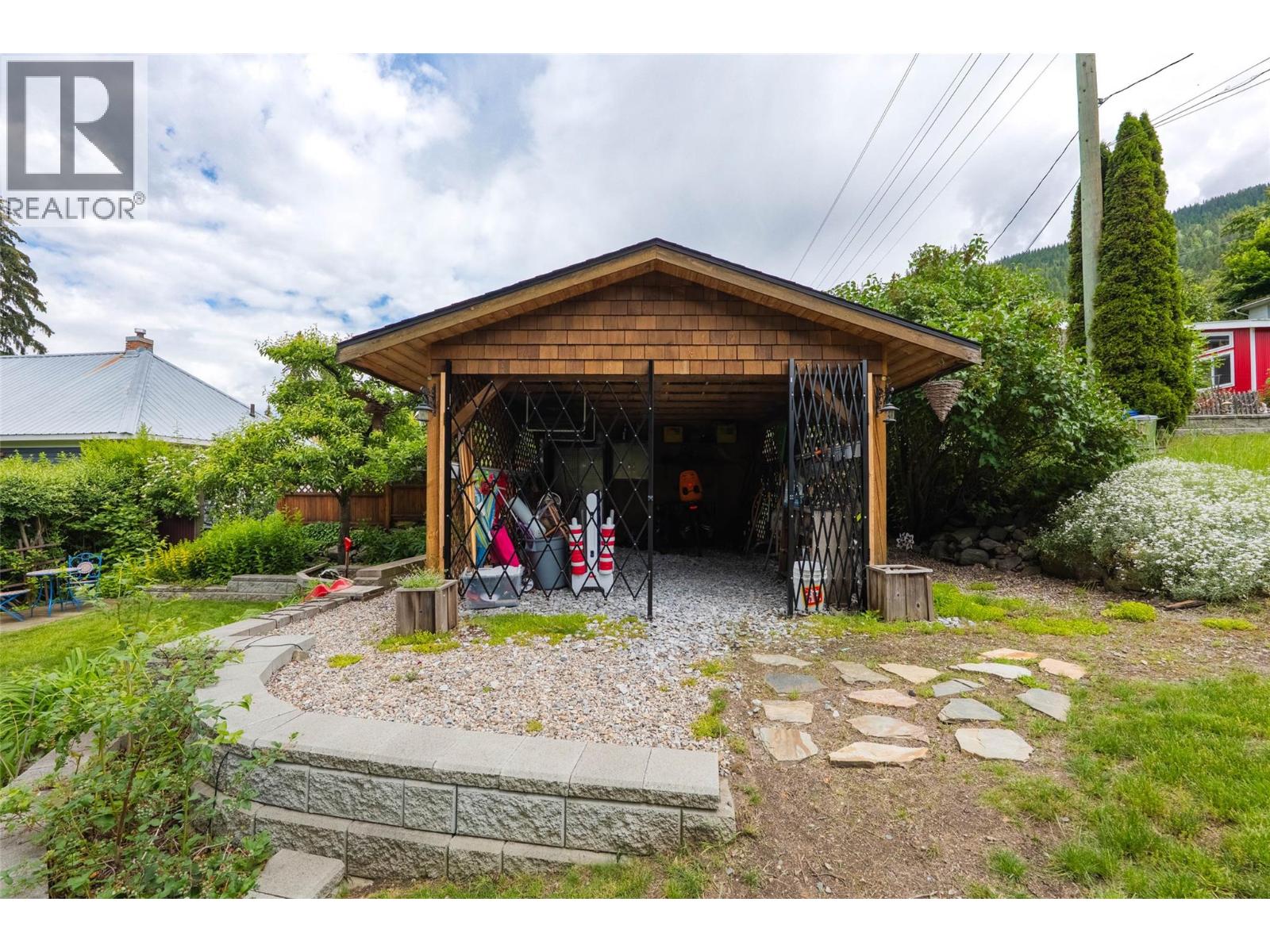 502 Houston Street, Nelson, British Columbia  V1L 5H7 - Photo 51 - 10391603