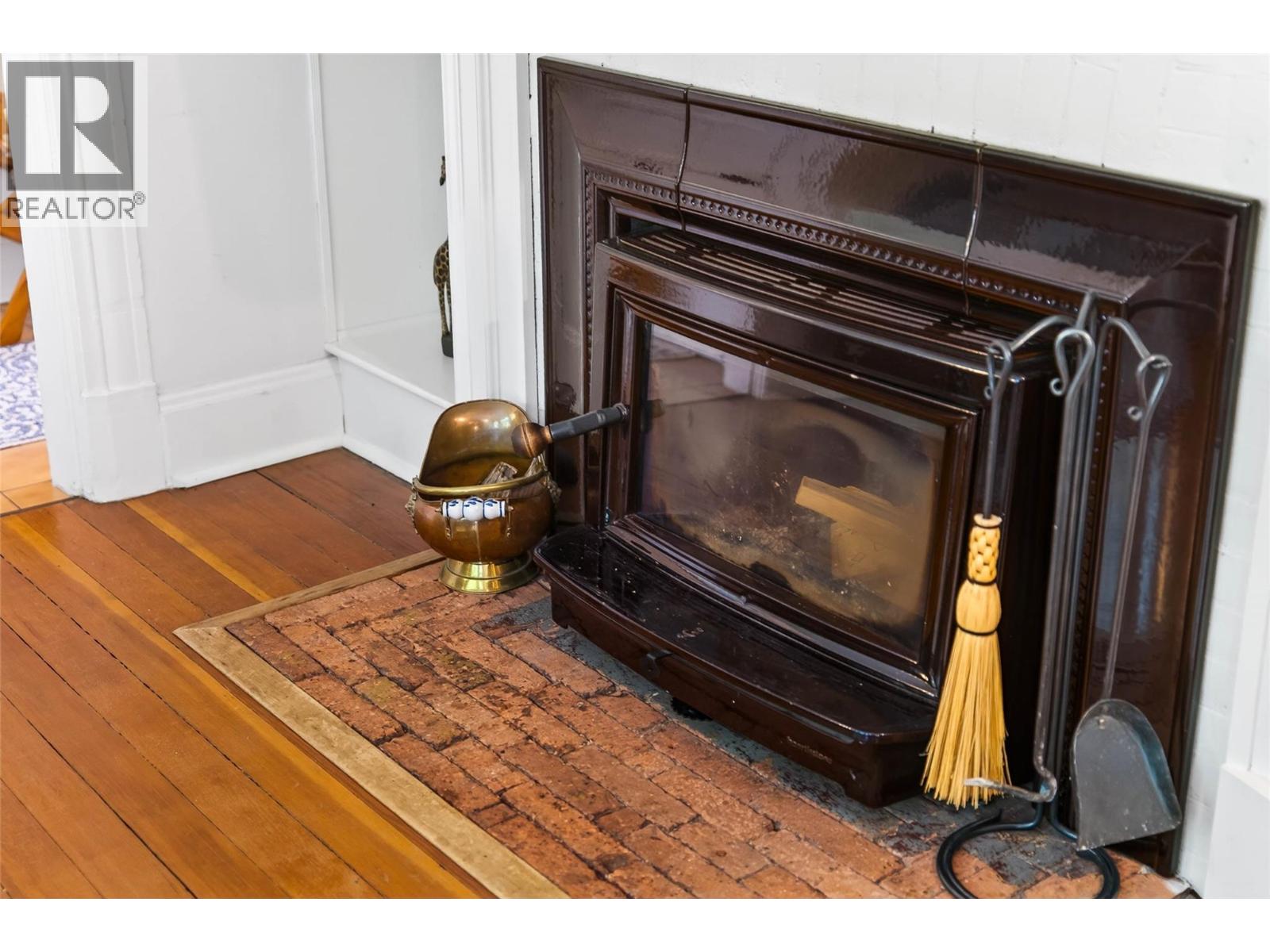502 Houston Street, Nelson, British Columbia  V1L 5H7 - Photo 7 - 10391603