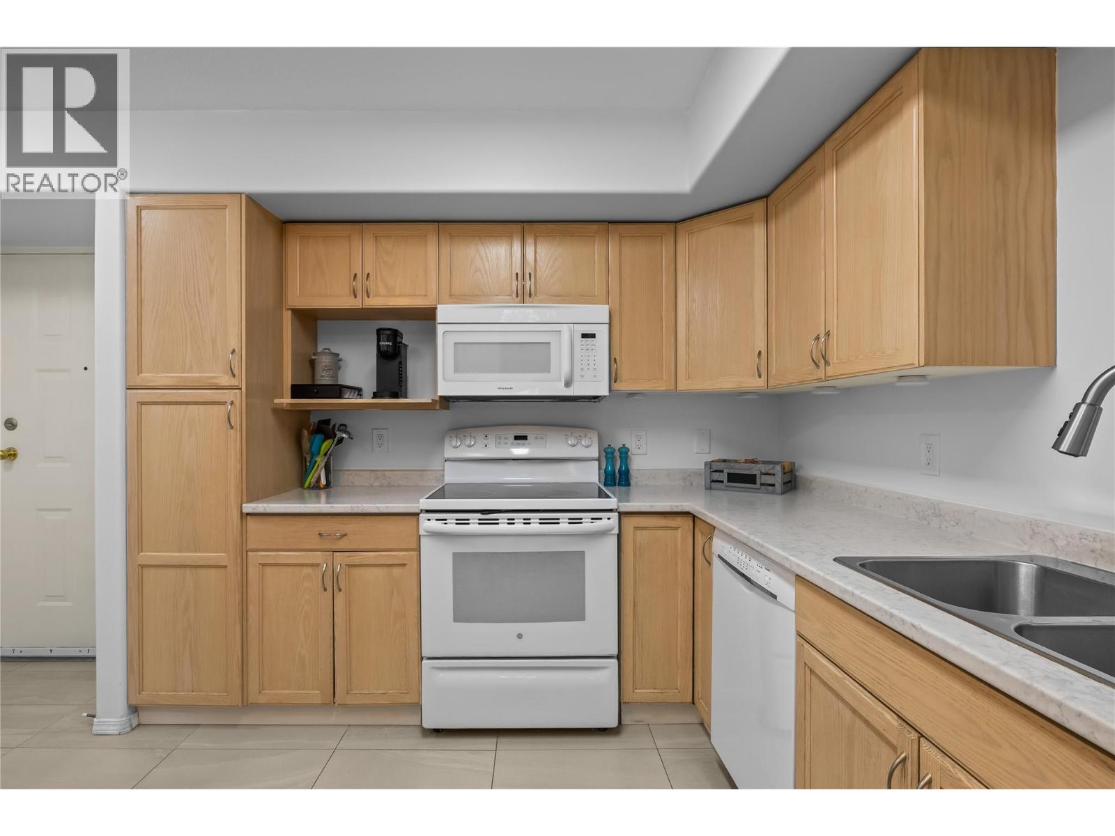 3115 De Montreuil Court Unit# 401, Kelowna, British Columbia  V1W 3W1 - Photo 11 - 10390848