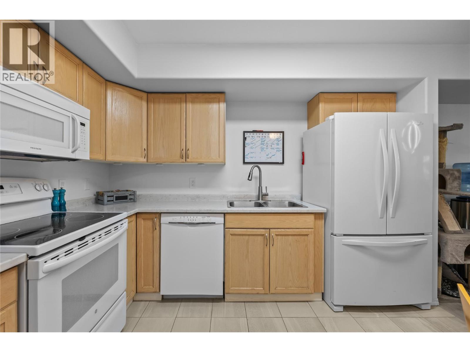 3115 De Montreuil Court Unit# 401, Kelowna, British Columbia  V1W 3W1 - Photo 13 - 10390848