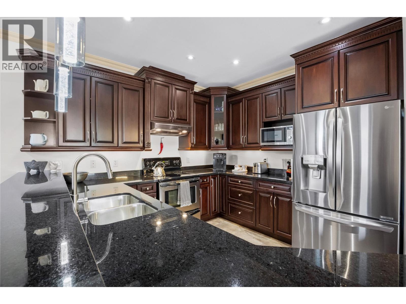 137 Brunswick Street, Penticton, British Columbia  V2A 5P6 - Photo 2 - 10391594