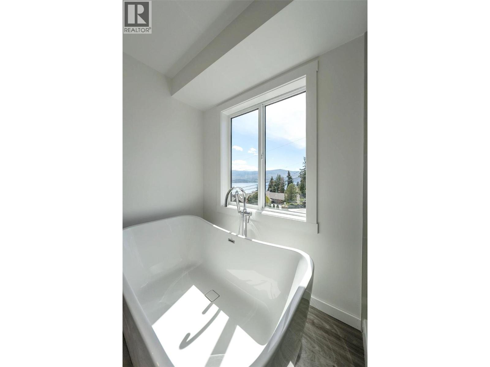 703 Lake Court, West Kelowna, British Columbia  V1Z 1H6 - Photo 19 - 10391560