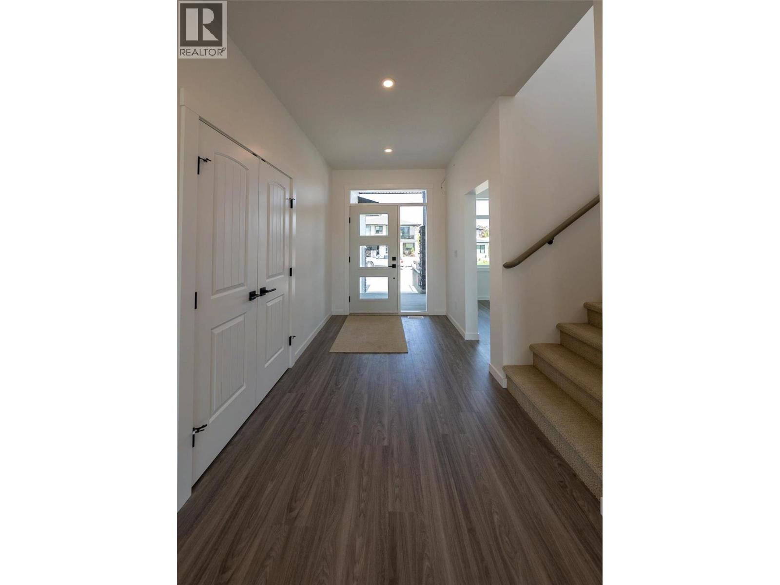 703 Lake Court, West Kelowna, British Columbia  V1Z 1H6 - Photo 3 - 10391560