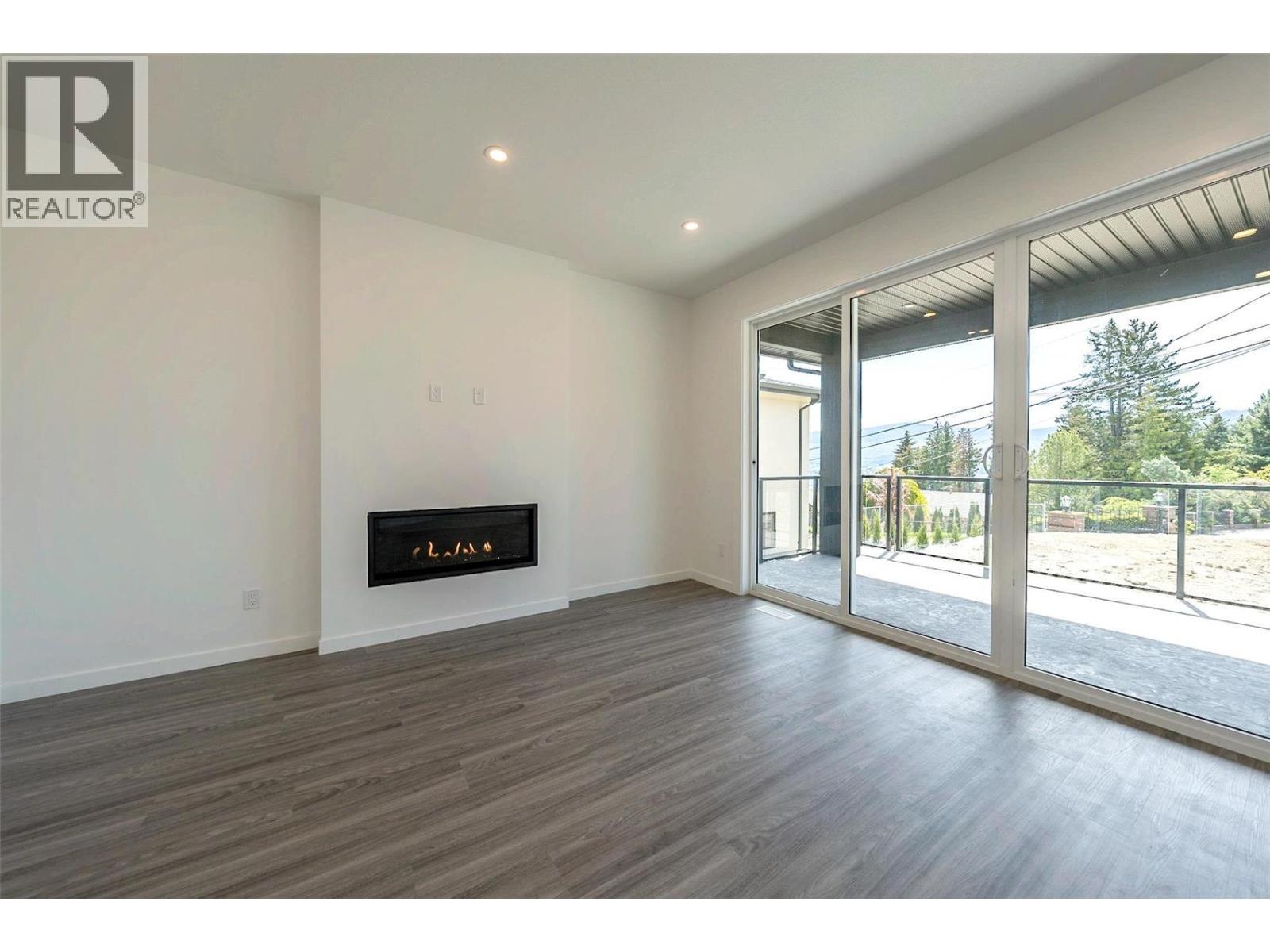 703 Lake Court, West Kelowna, British Columbia  V1Z 1H6 - Photo 4 - 10391560