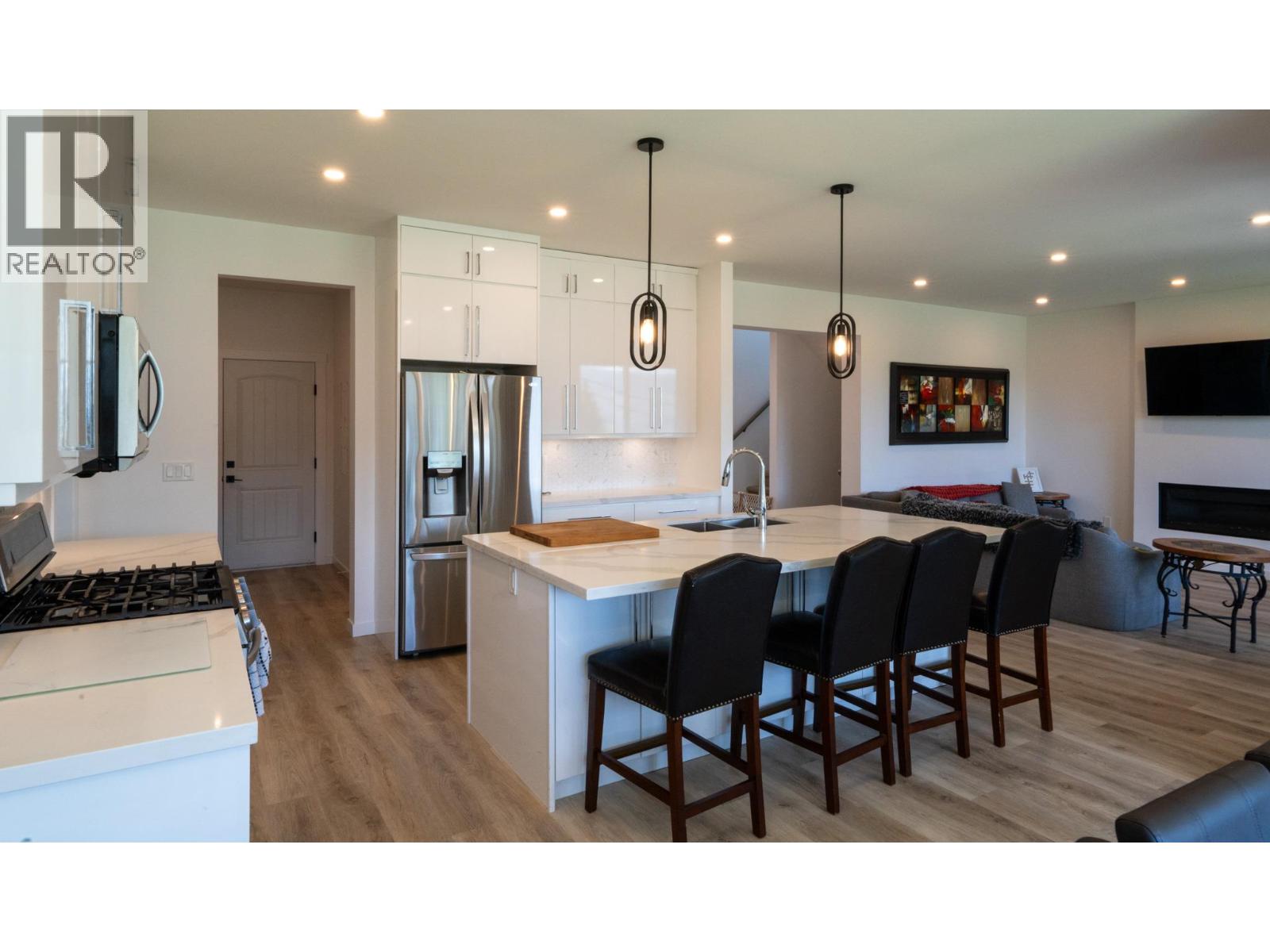 703 Lake Court, West Kelowna, British Columbia  V1Z 1H6 - Photo 7 - 10391560