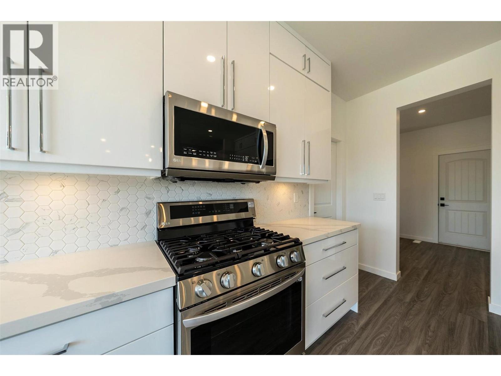 703 Lake Court, West Kelowna, British Columbia  V1Z 1H6 - Photo 8 - 10391560