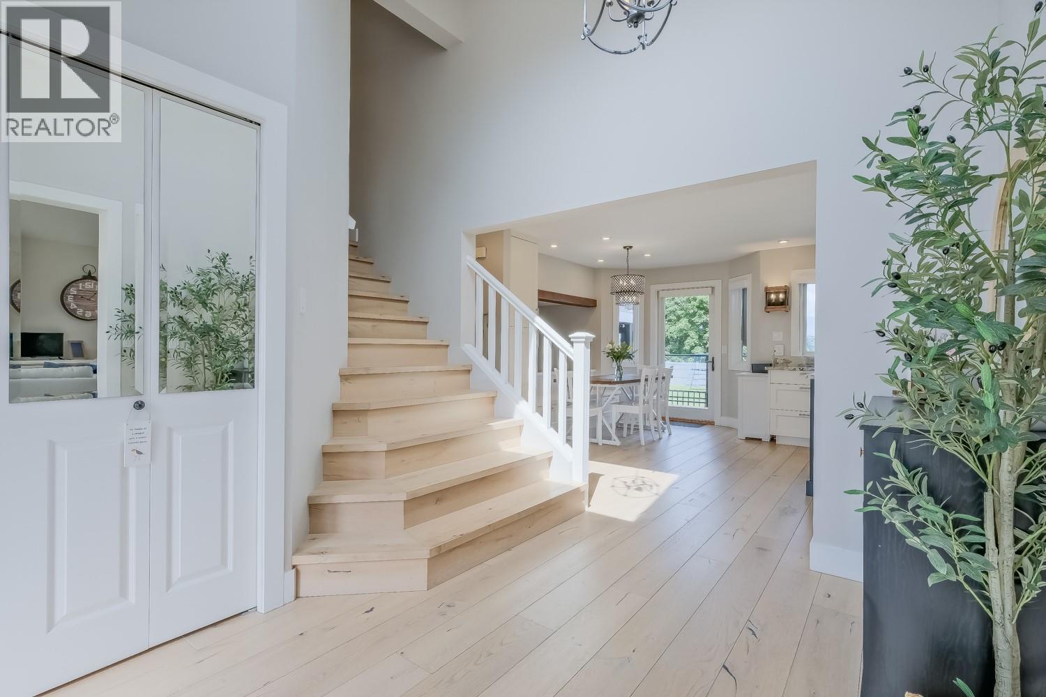 458 Curlew Drive, Kelowna, British Columbia  V1W 4L1 - Photo 5 - 10388793