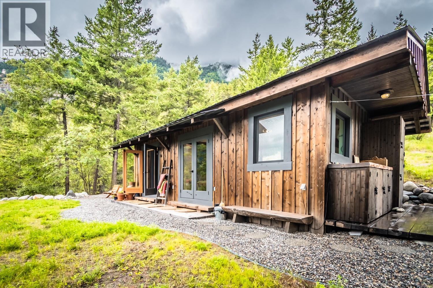 999 Kennedy, Lillooet, British Columbia  V0K 1V0 - Photo 1 - 10391576