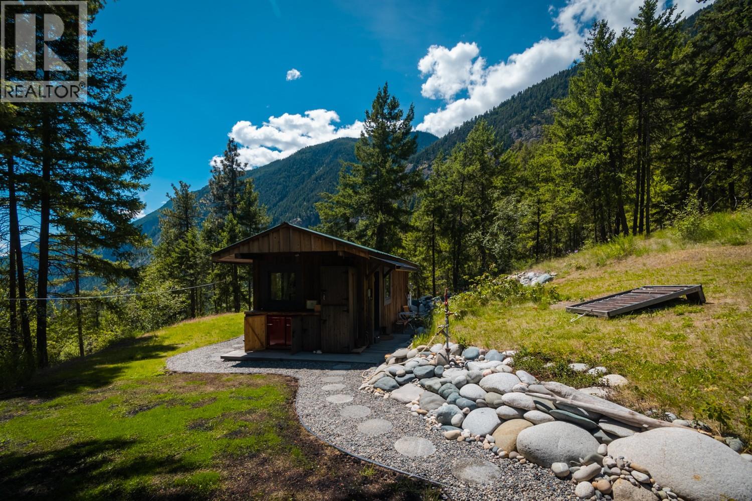 999 Kennedy, Lillooet, British Columbia  V0K 1V0 - Photo 3 - 10391576